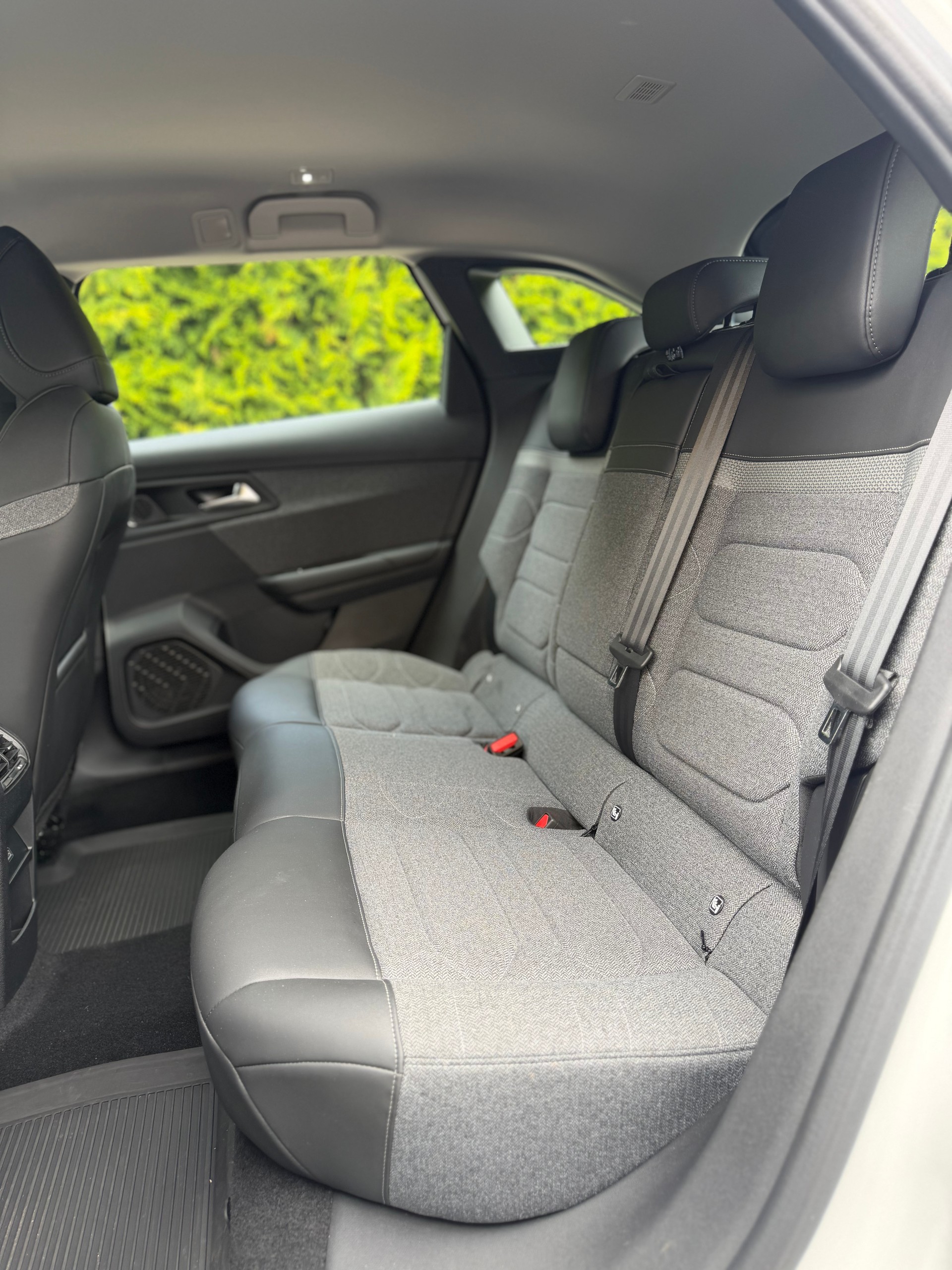 CITROEN C5 X 1.2i Swiss Edition EAT8-image-5