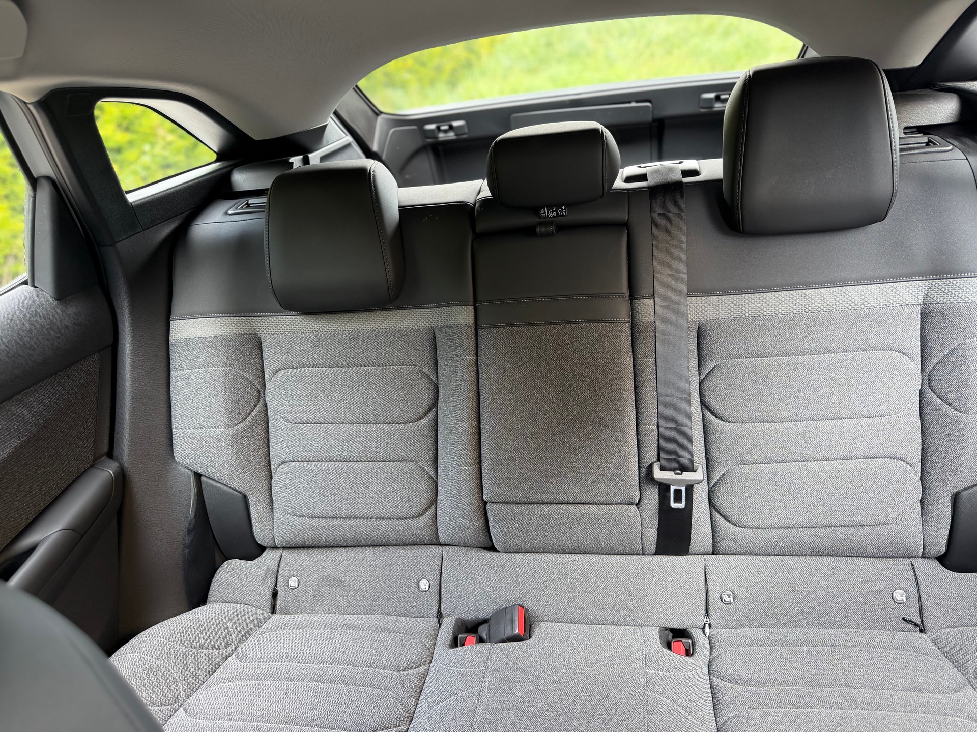 CITROEN C5 X 1.2i Swiss Edition EAT8-image-12