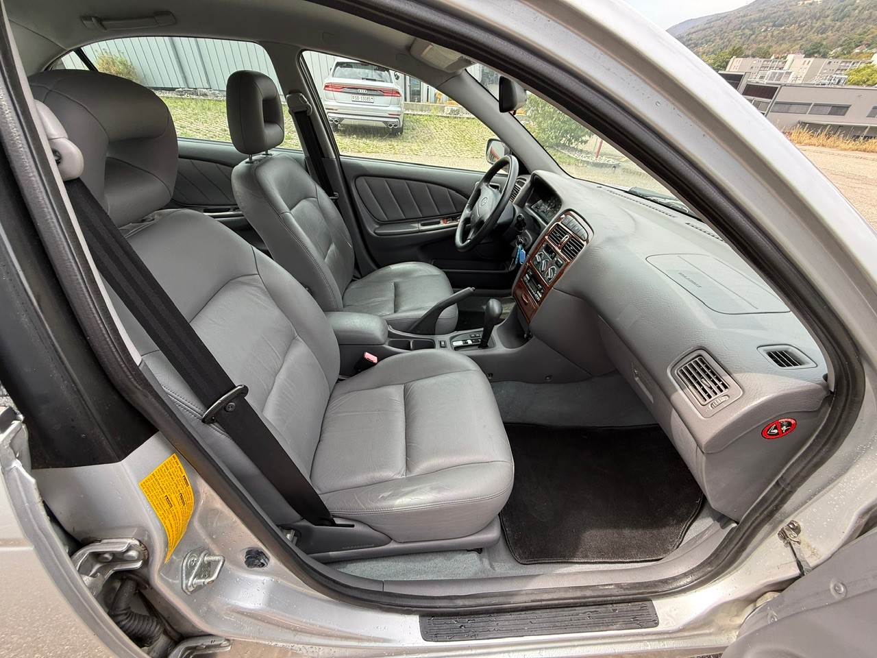 TOYOTA Avensis 2.0 Linea Sol Special-image-10