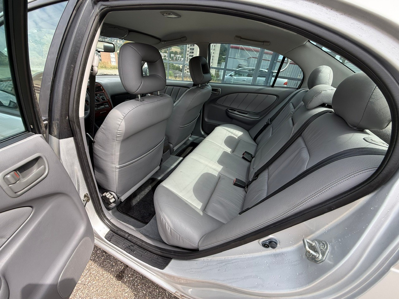 TOYOTA Avensis 2.0 Linea Sol Special-image-11