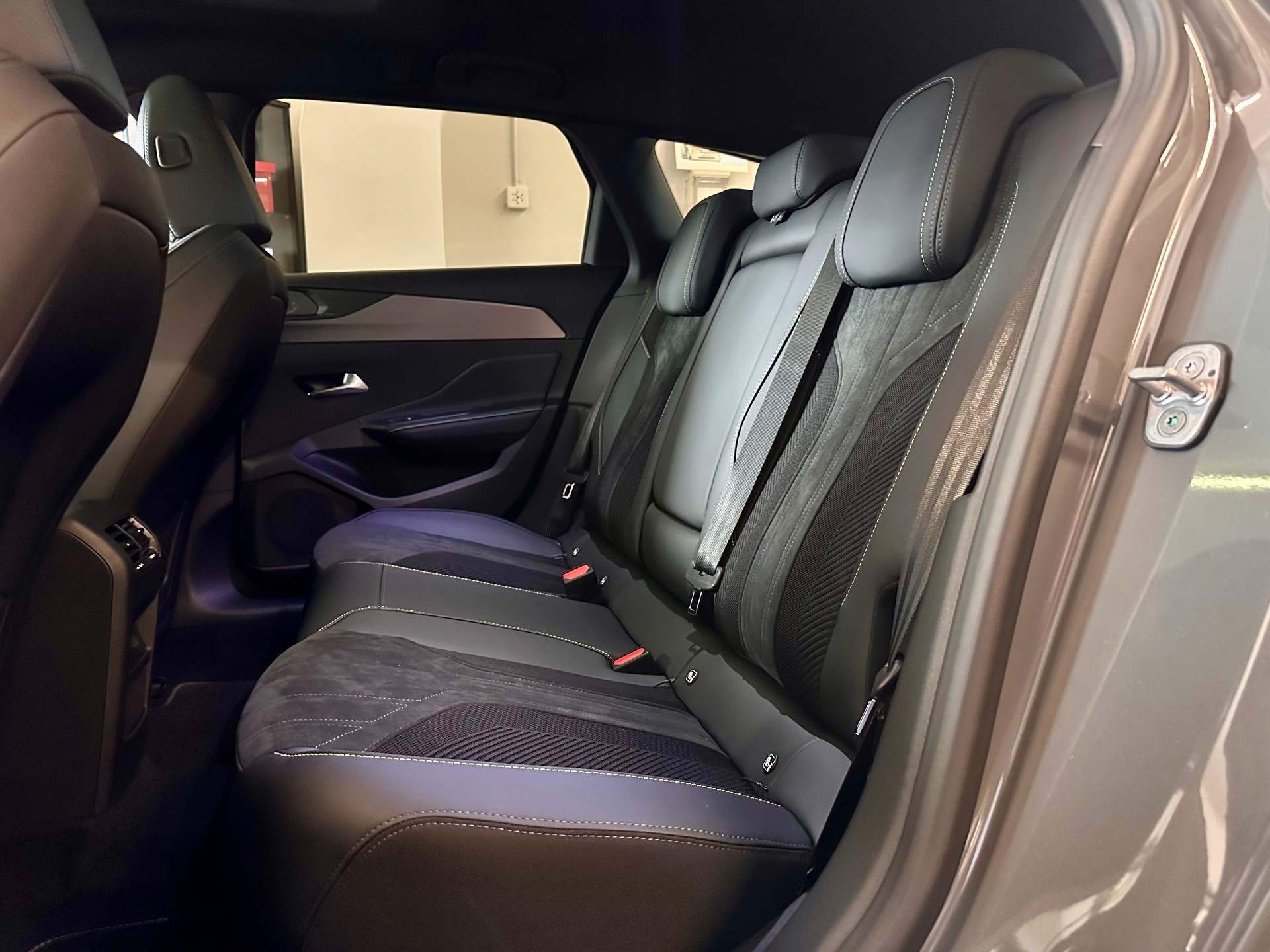 PEUGEOT 308 1.2 HEV 136 GT-image-10