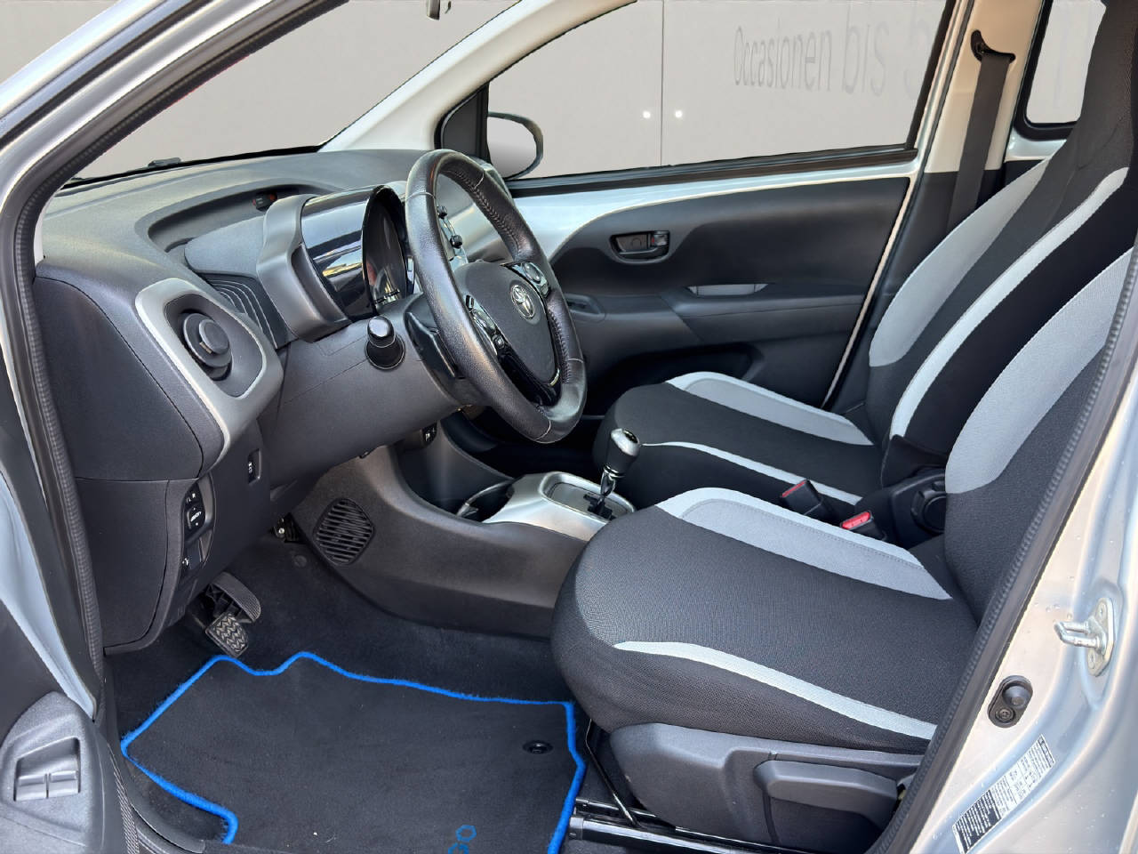 TOYOTA Aygo 1.0 VVT-i x-play-image-3