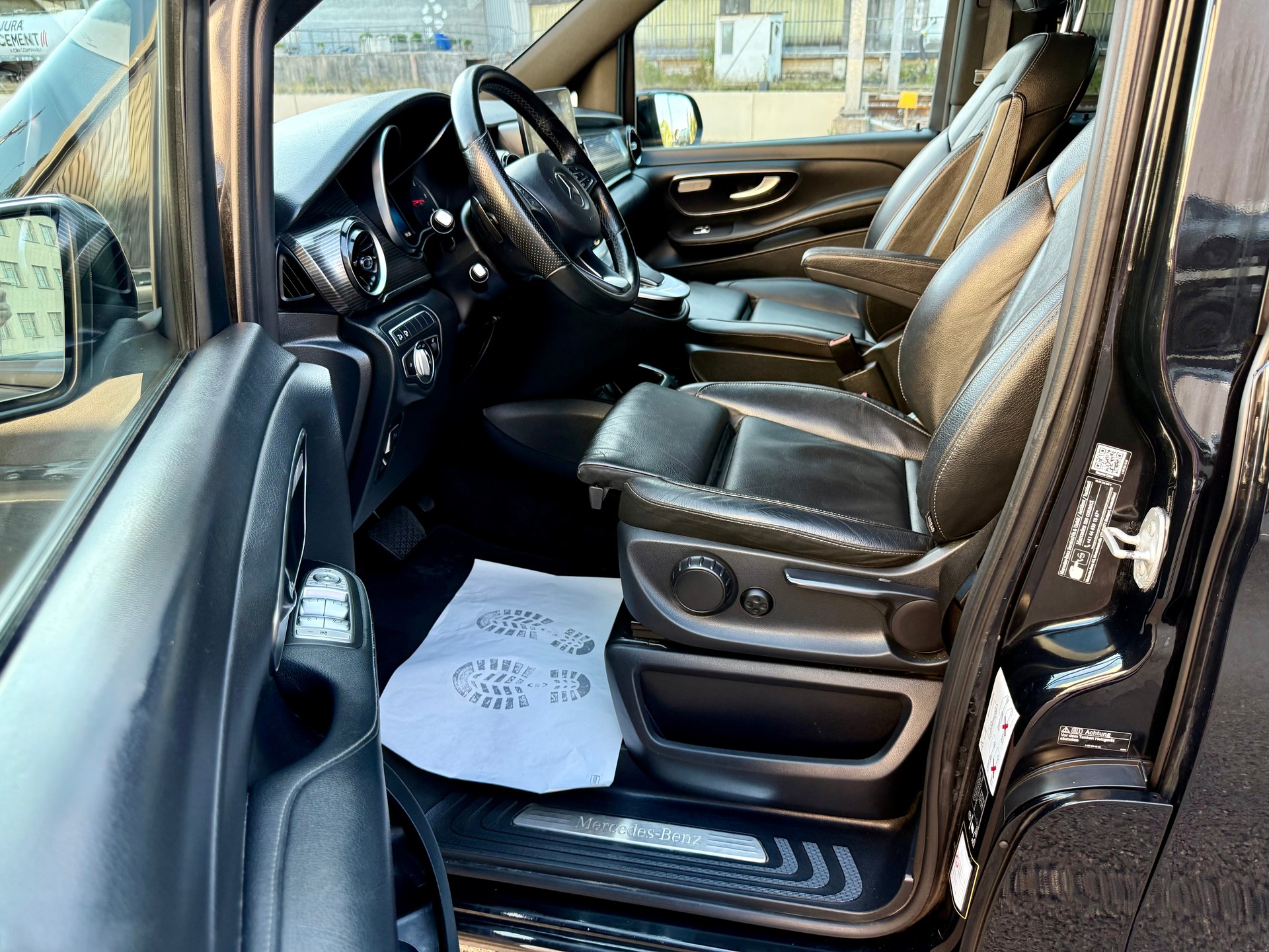 MERCEDES-BENZ V 300 d extralang Avantgarde 4Matic 9G-Tronic-image-11