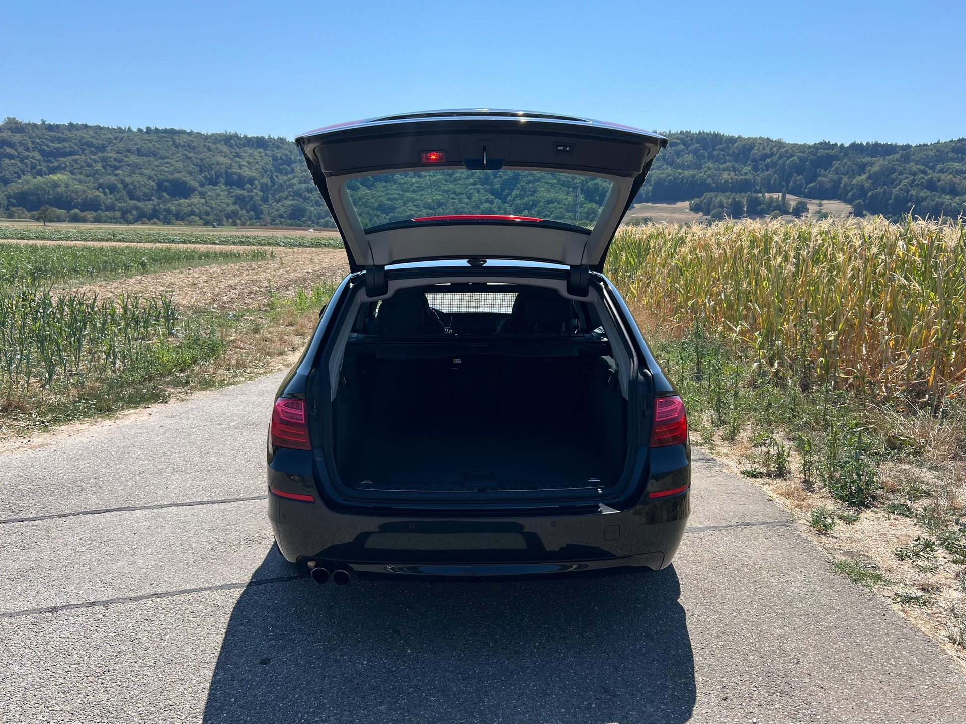 BMW 528i Touring xDrive Steptronic-image-12