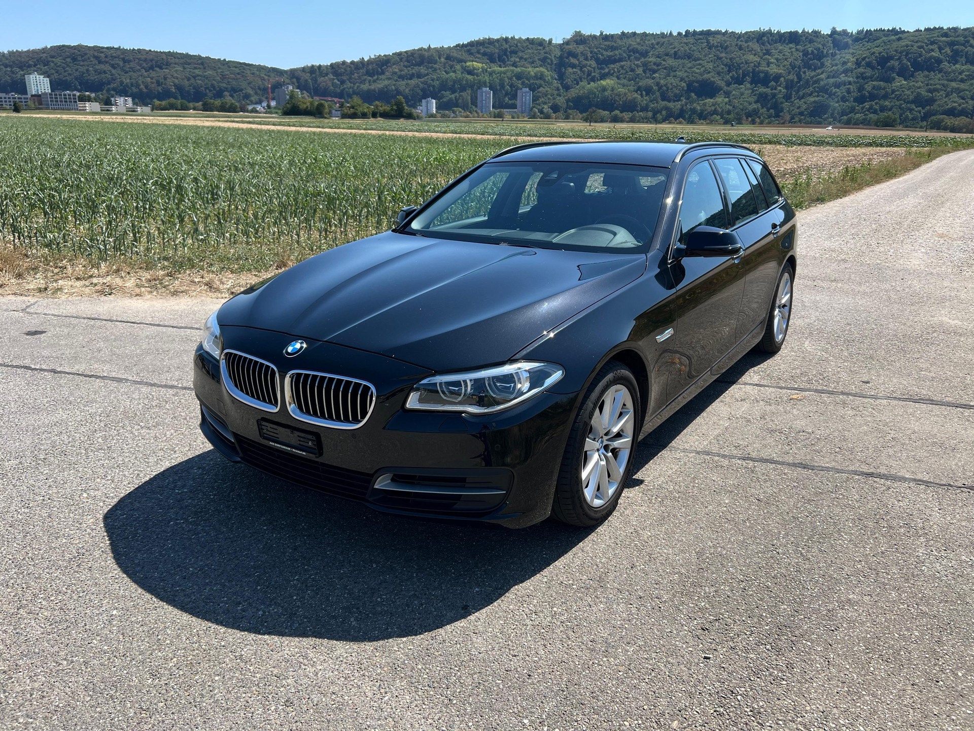 BMW 528i Touring xDrive Steptronic-image-0