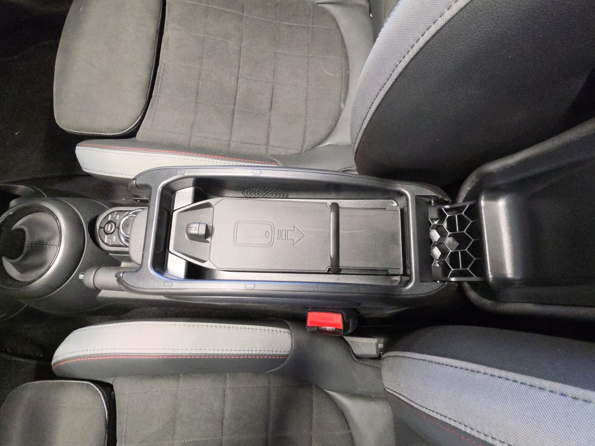 MINI Cabrio F57 2.0i Cooper S SDKG-image-14