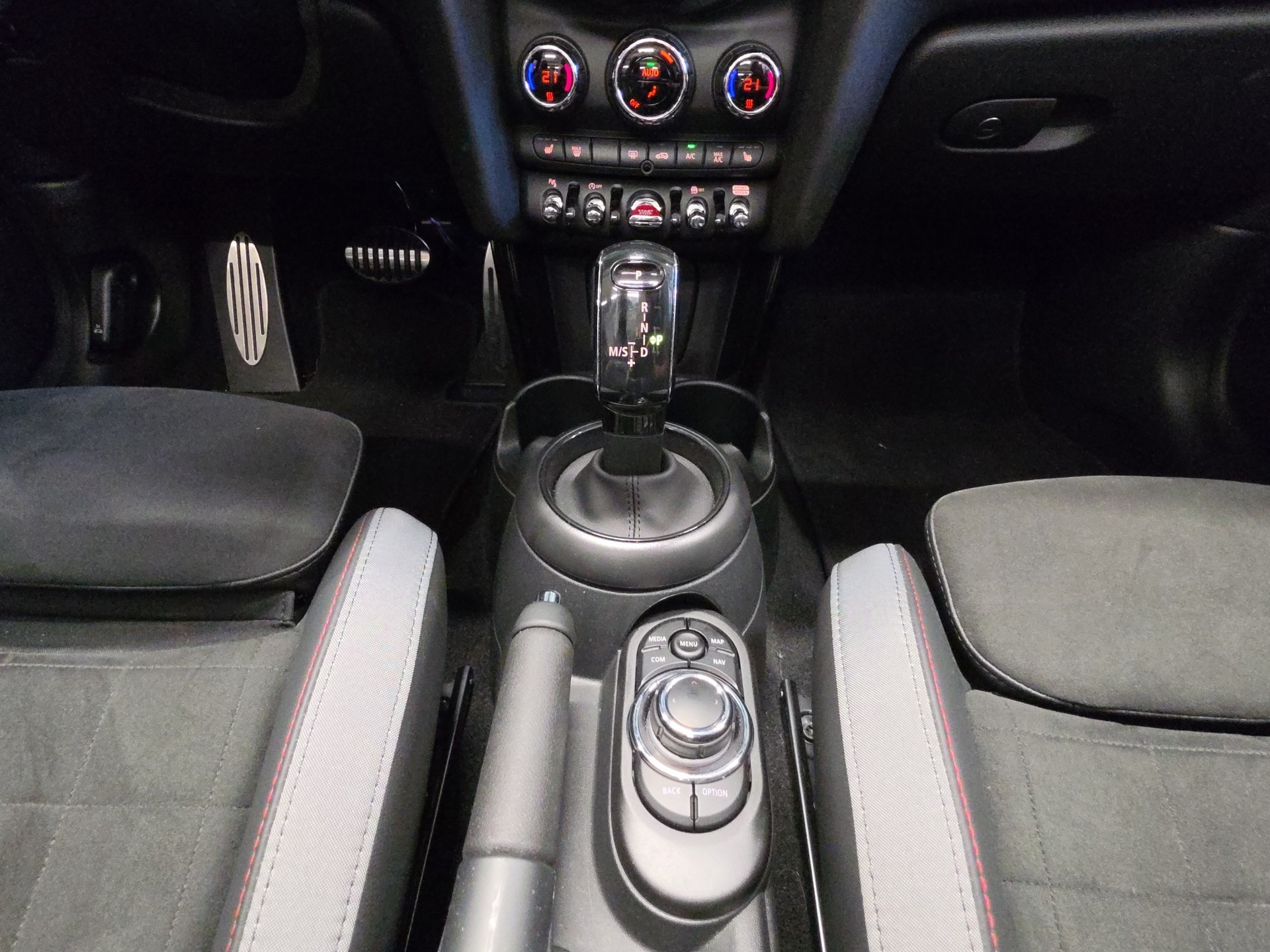 MINI Cabrio F57 2.0i Cooper S SDKG-image-13
