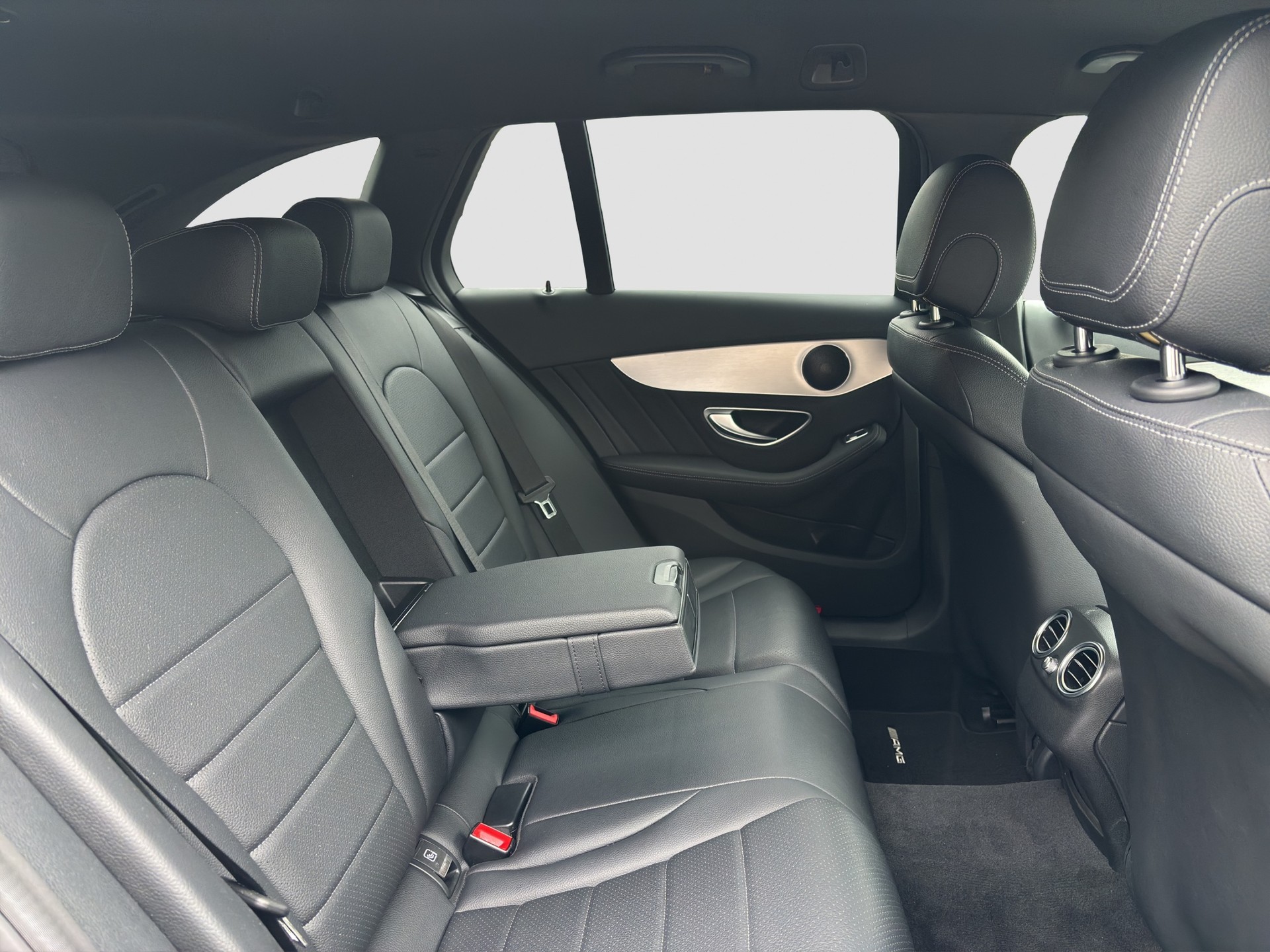 MERCEDES-BENZ C 220 d AMG Line 4Matic 9G-Tronic-image-13