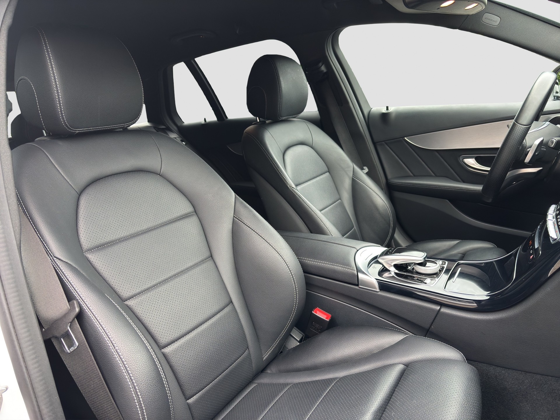 MERCEDES-BENZ C 220 d AMG Line 4Matic 9G-Tronic-image-12