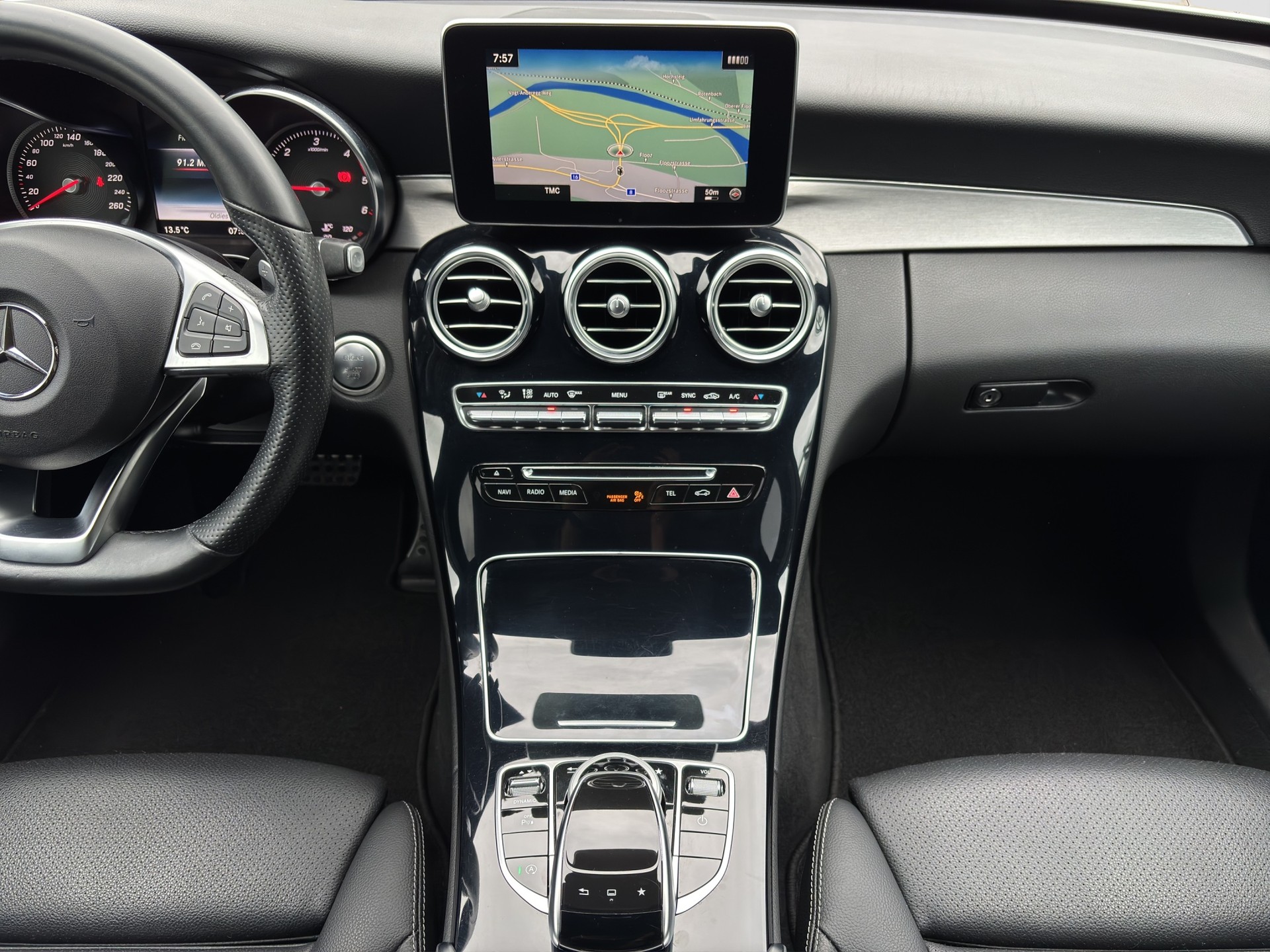 MERCEDES-BENZ C 220 d AMG Line 4Matic 9G-Tronic-image-5