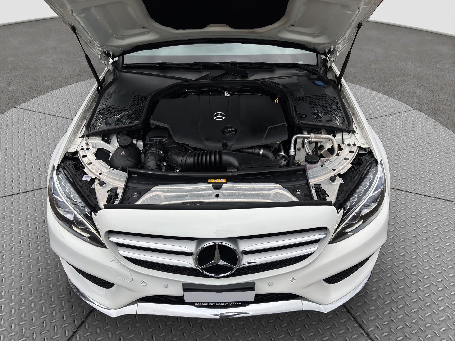 MERCEDES-BENZ C 220 d AMG Line 4Matic 9G-Tronic-image-23