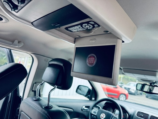FIAT Freemont 2.0 MJ Cross AWD Automat-image-5