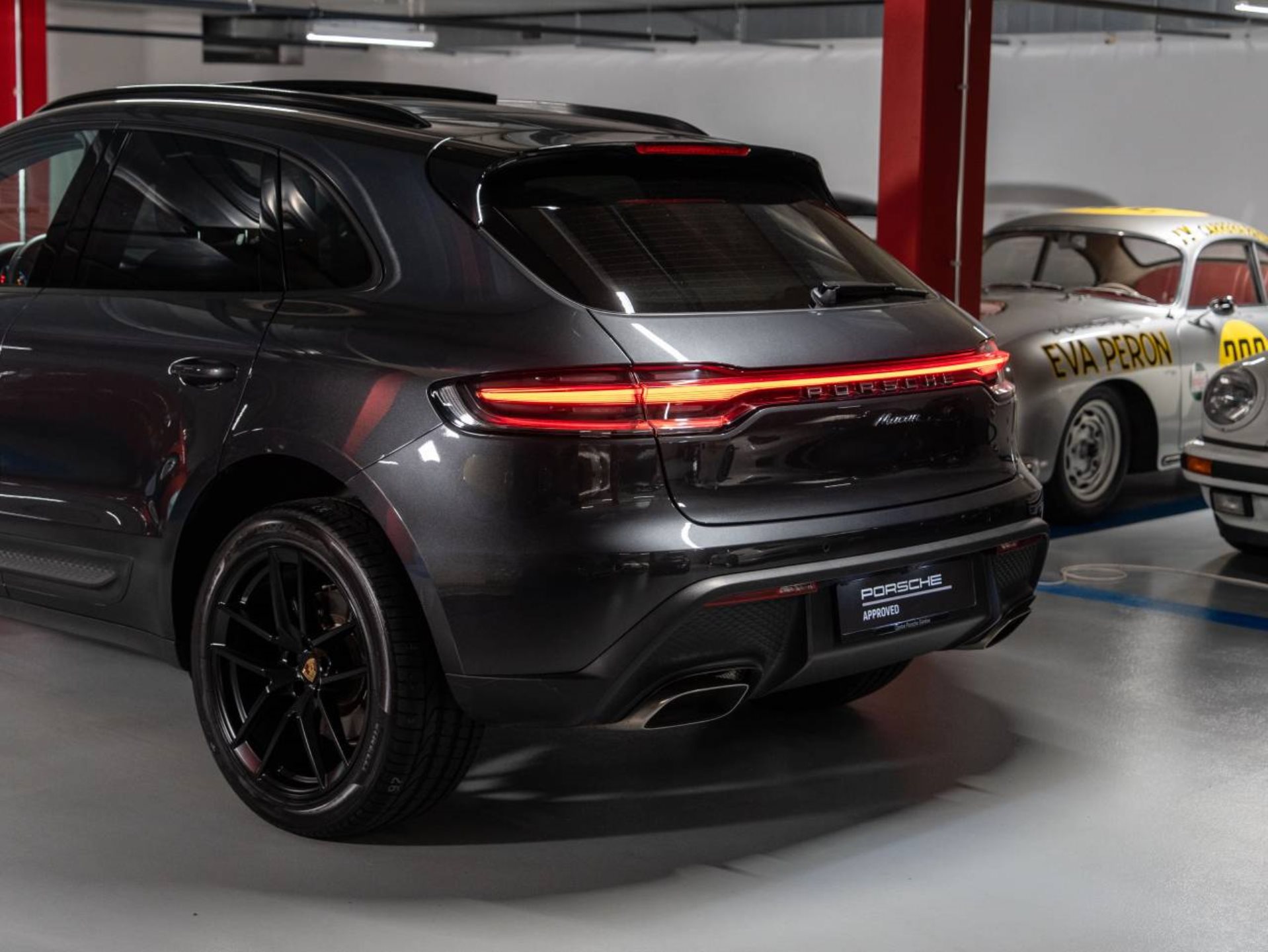 PORSCHE Macan-image-18
