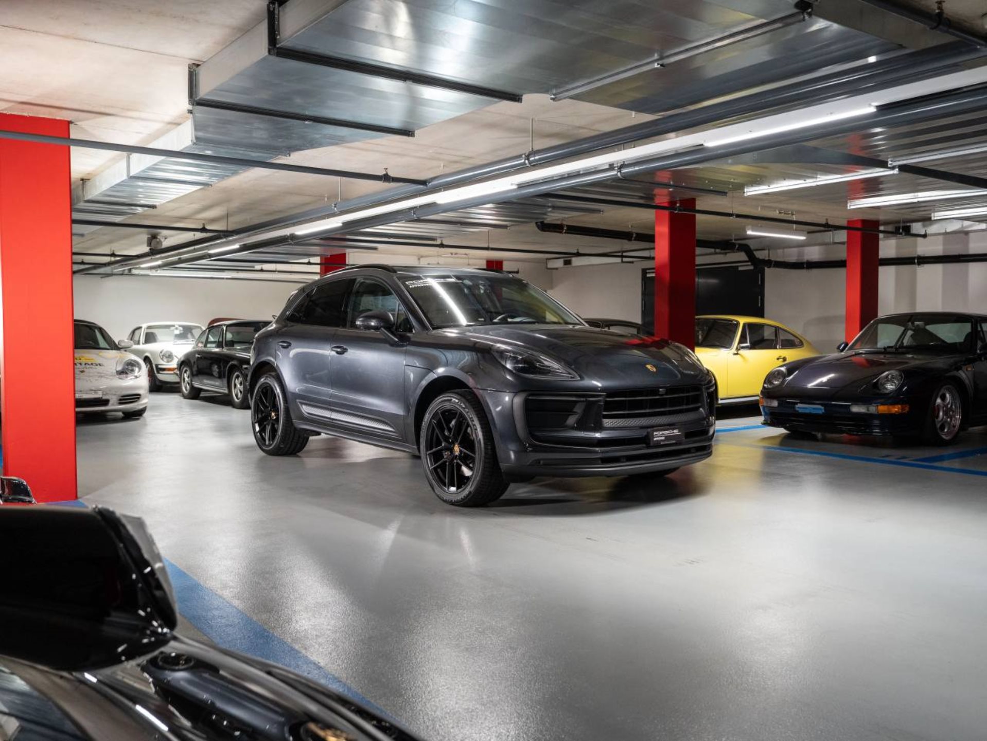 PORSCHE Macan-image-5