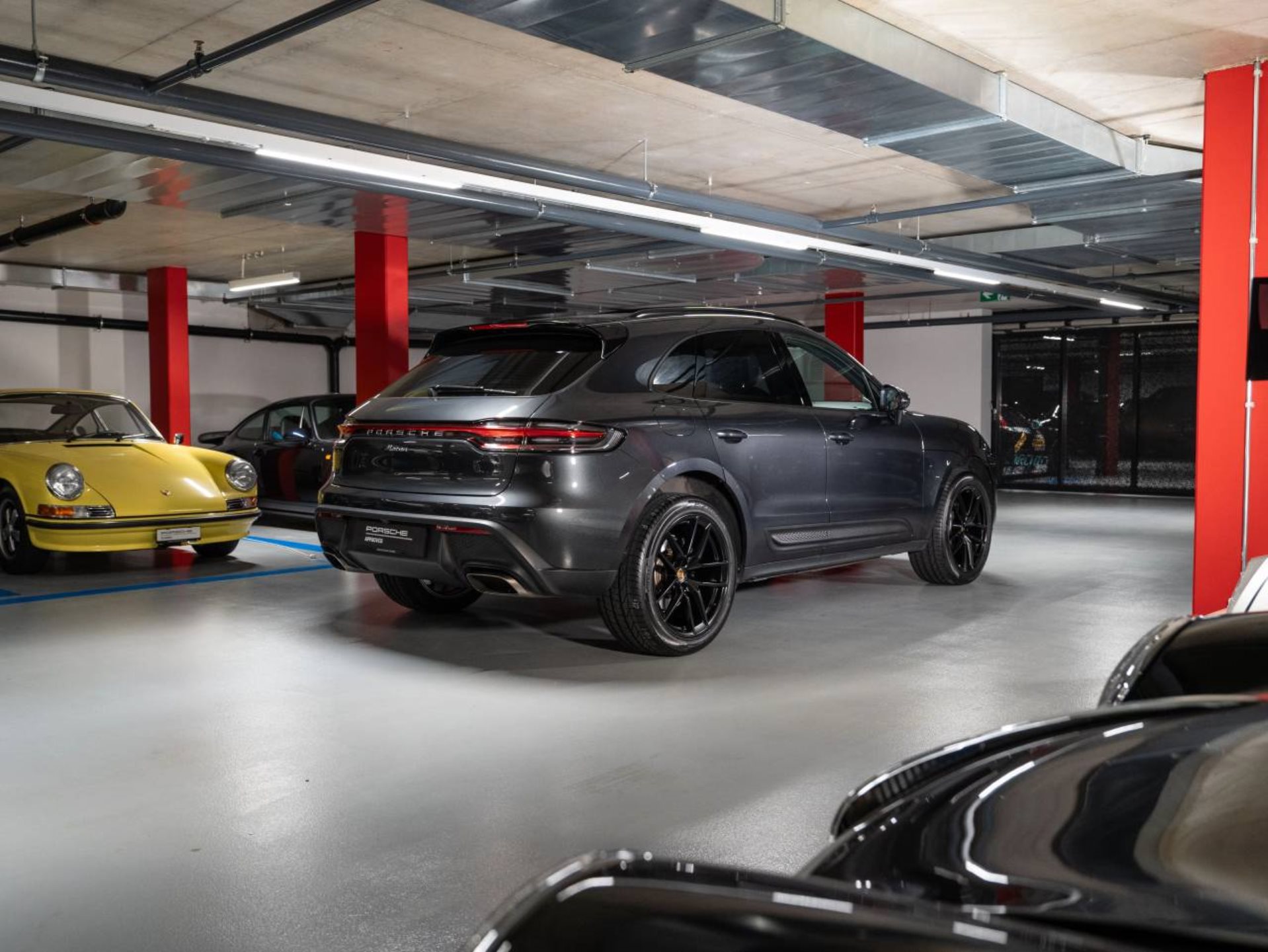 PORSCHE Macan-image-6