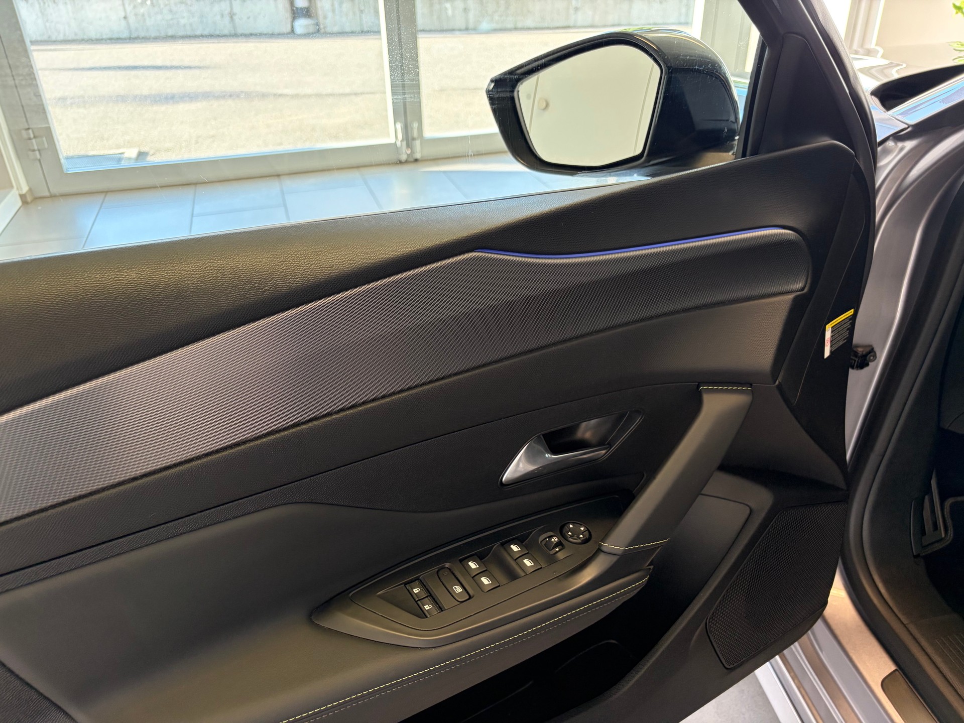 PEUGEOT 308 SW 1.6 PHEV 180 GT-image-13