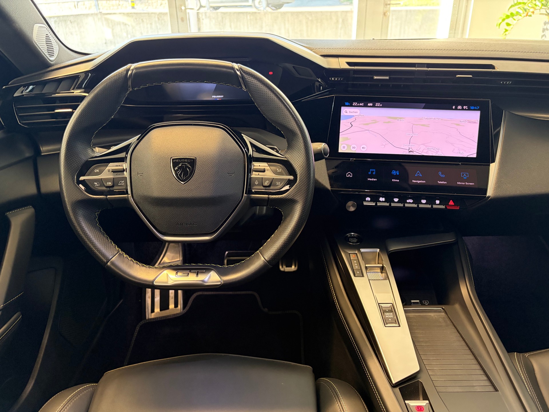 PEUGEOT 308 SW 1.6 PHEV 180 GT-image-11