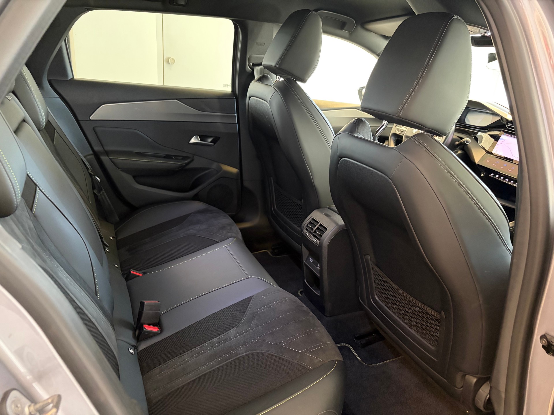 PEUGEOT 308 SW 1.6 PHEV 180 GT-image-10