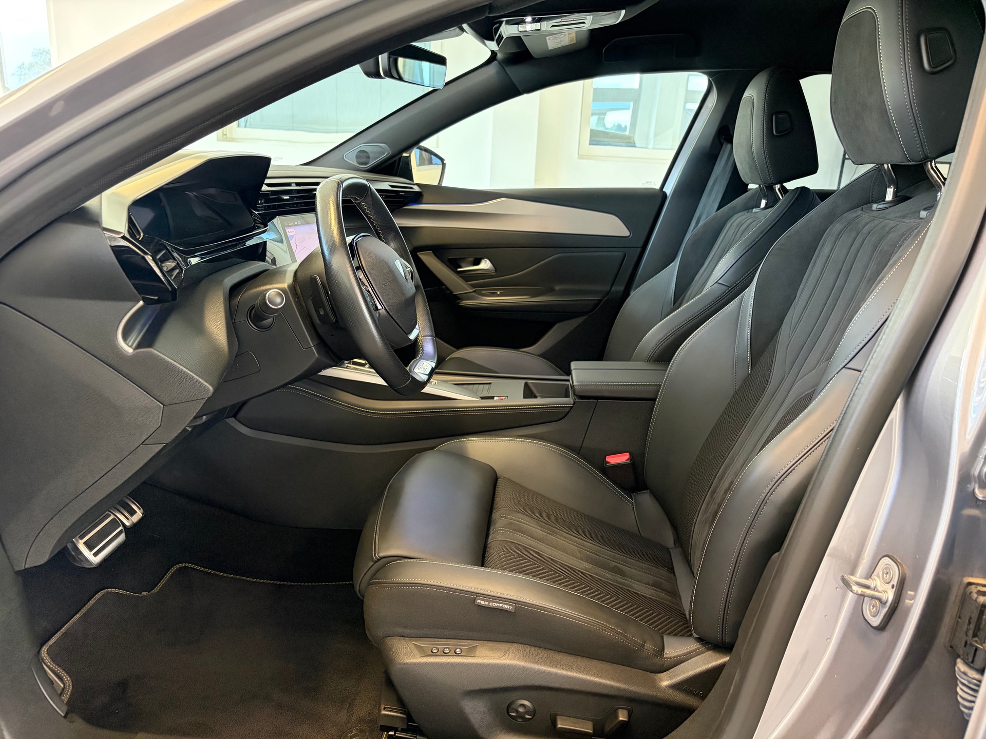 PEUGEOT 308 SW 1.6 PHEV 180 GT-image-6