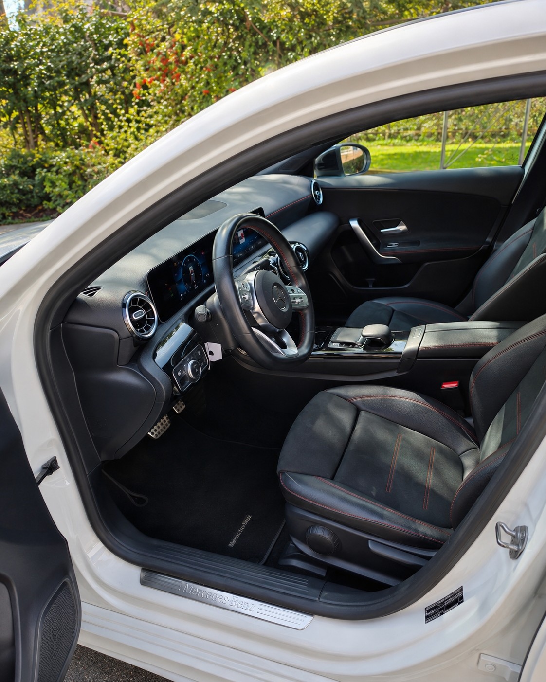 MERCEDES-BENZ A 200 AMG Line-image-3
