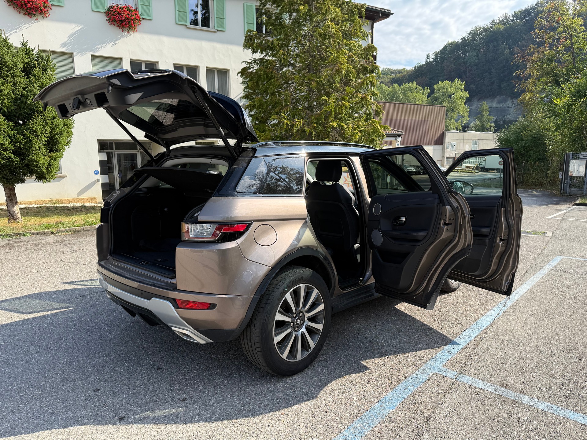 LAND ROVER Range Rover Evoque 2.0 Si4 SE Dynamic AT9-image-20