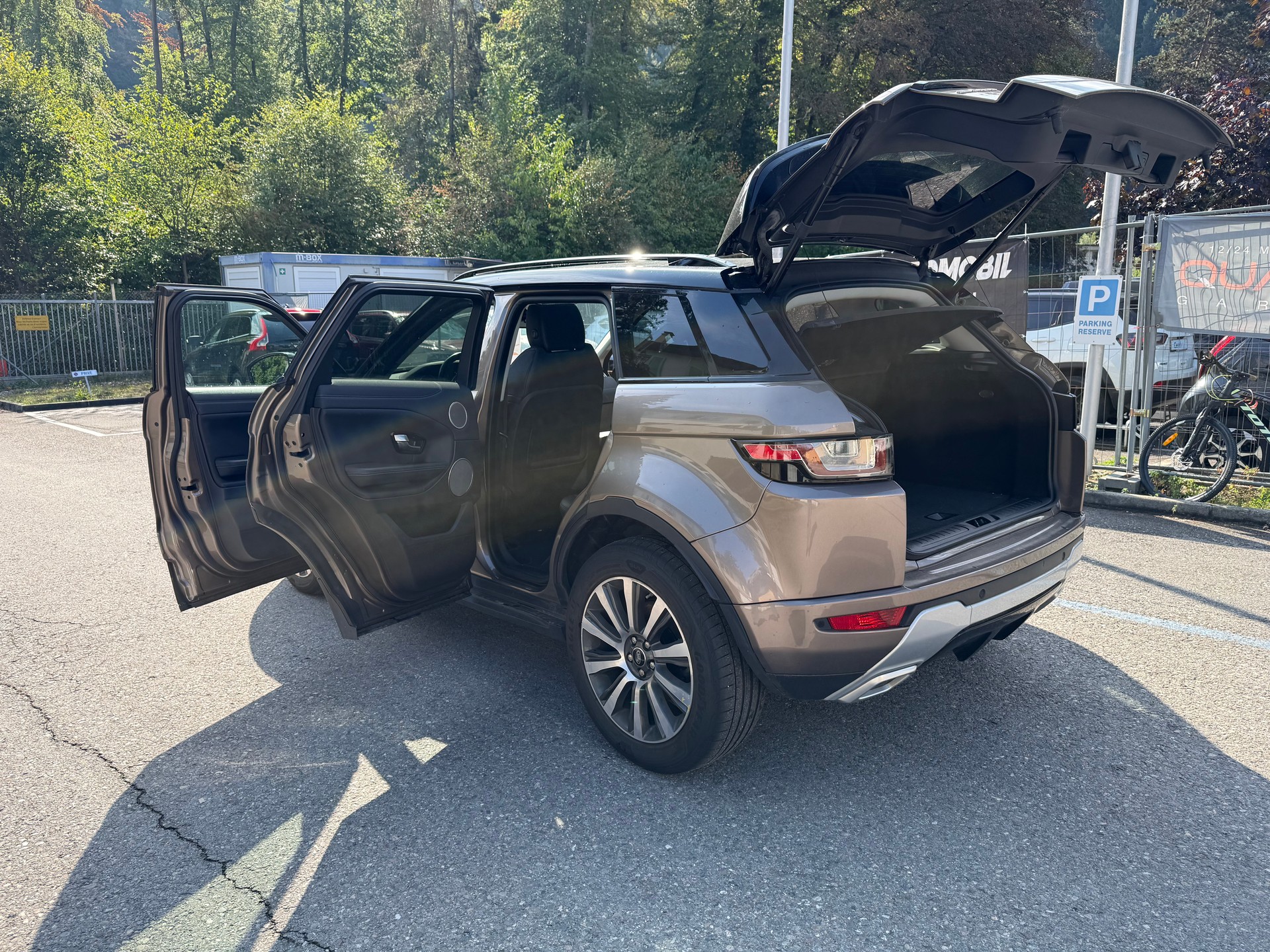 LAND ROVER Range Rover Evoque 2.0 Si4 SE Dynamic AT9-image-18