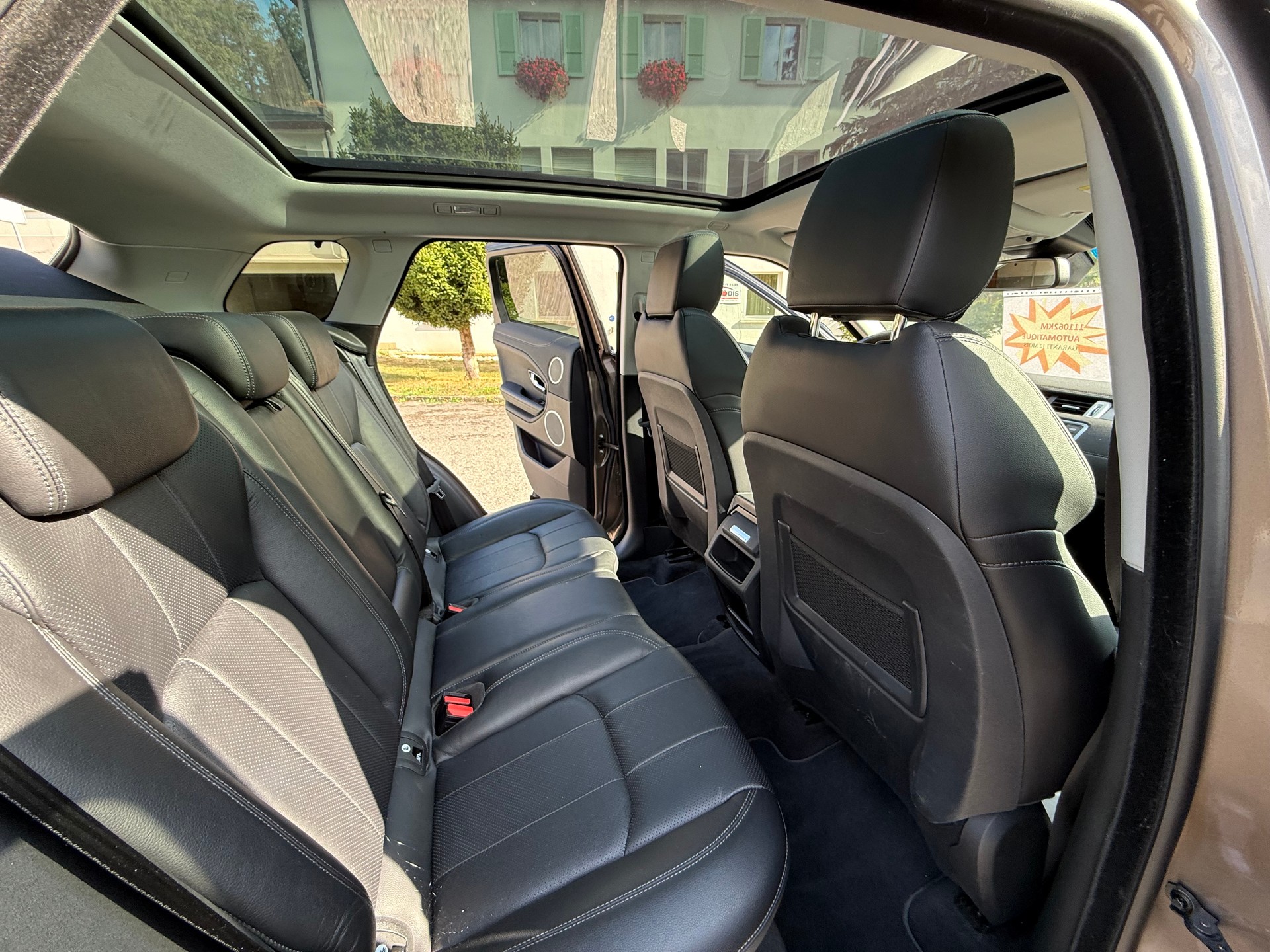 LAND ROVER Range Rover Evoque 2.0 Si4 SE Dynamic AT9-image-13