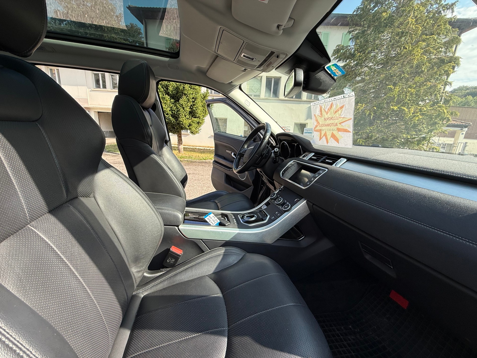 LAND ROVER Range Rover Evoque 2.0 Si4 SE Dynamic AT9-image-14