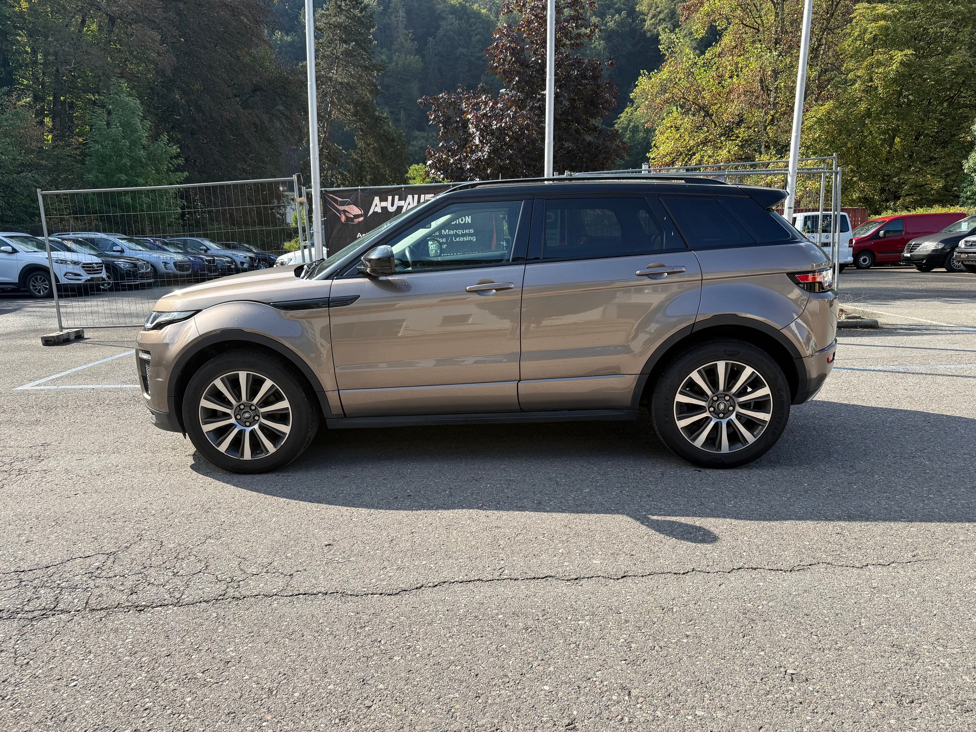 LAND ROVER Range Rover Evoque 2.0 Si4 SE Dynamic AT9-image-2