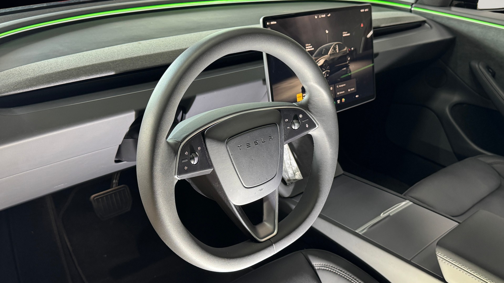 TESLA Model 3 Long Range Highland DualMotor AWD / Autopilot HW 4.0 inkl. erweiterten Funktionen-image-9