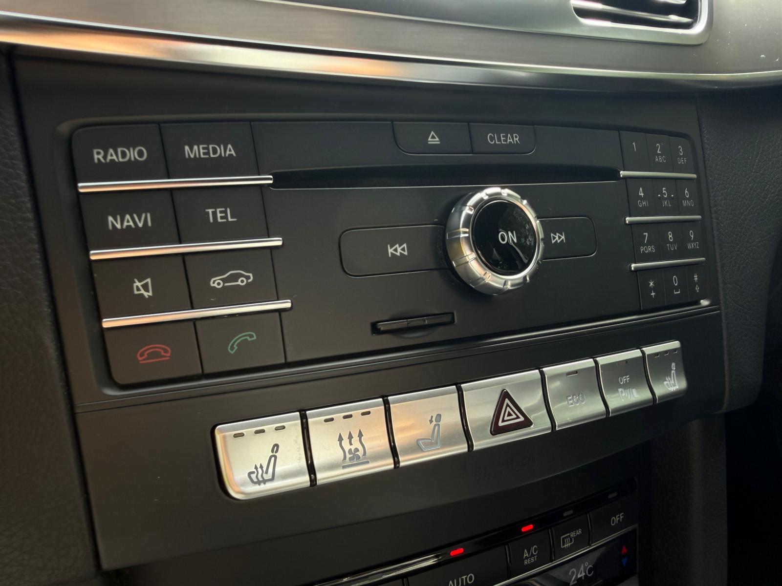 MERCEDES-BENZ E 220 BlueTEC 4Matic 7G-Tronic AMG Line-image-20