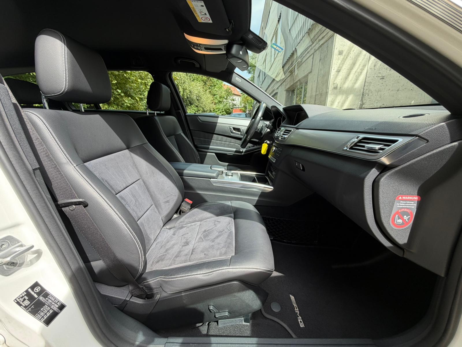 MERCEDES-BENZ E 220 BlueTEC 4Matic 7G-Tronic AMG Line-image-15