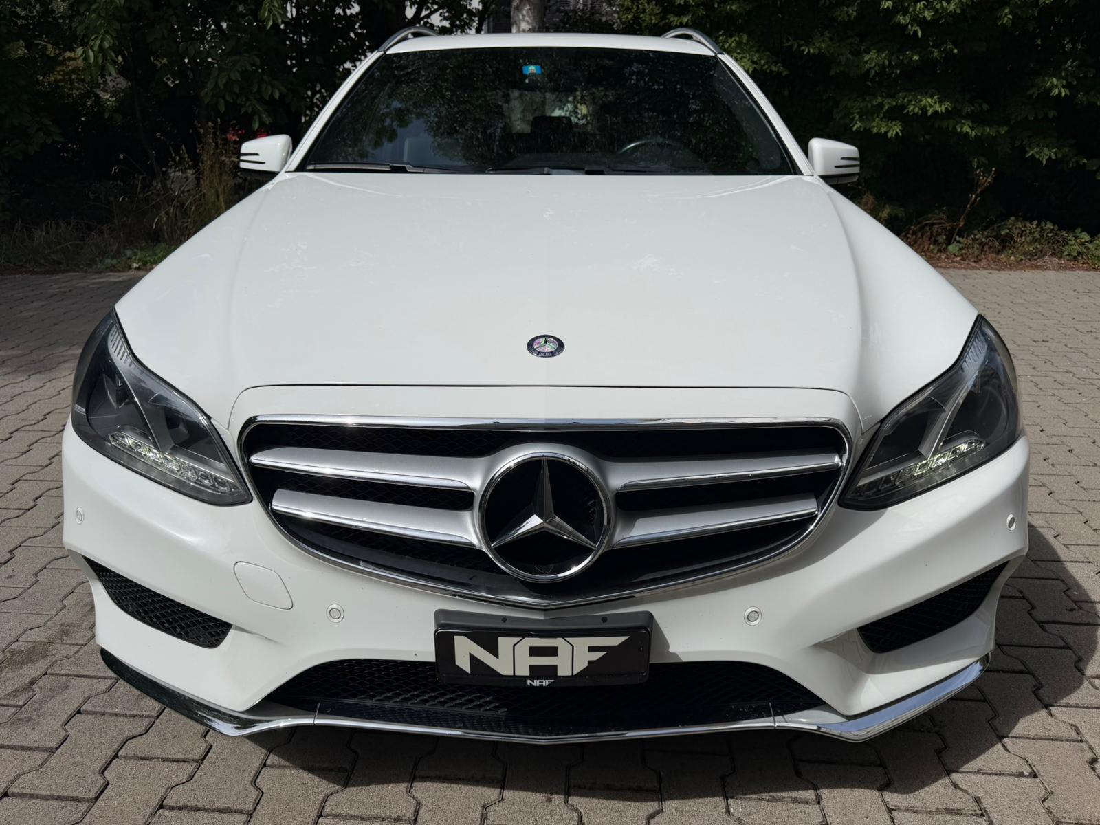 MERCEDES-BENZ E 220 BlueTEC 4Matic 7G-Tronic AMG Line-image-7