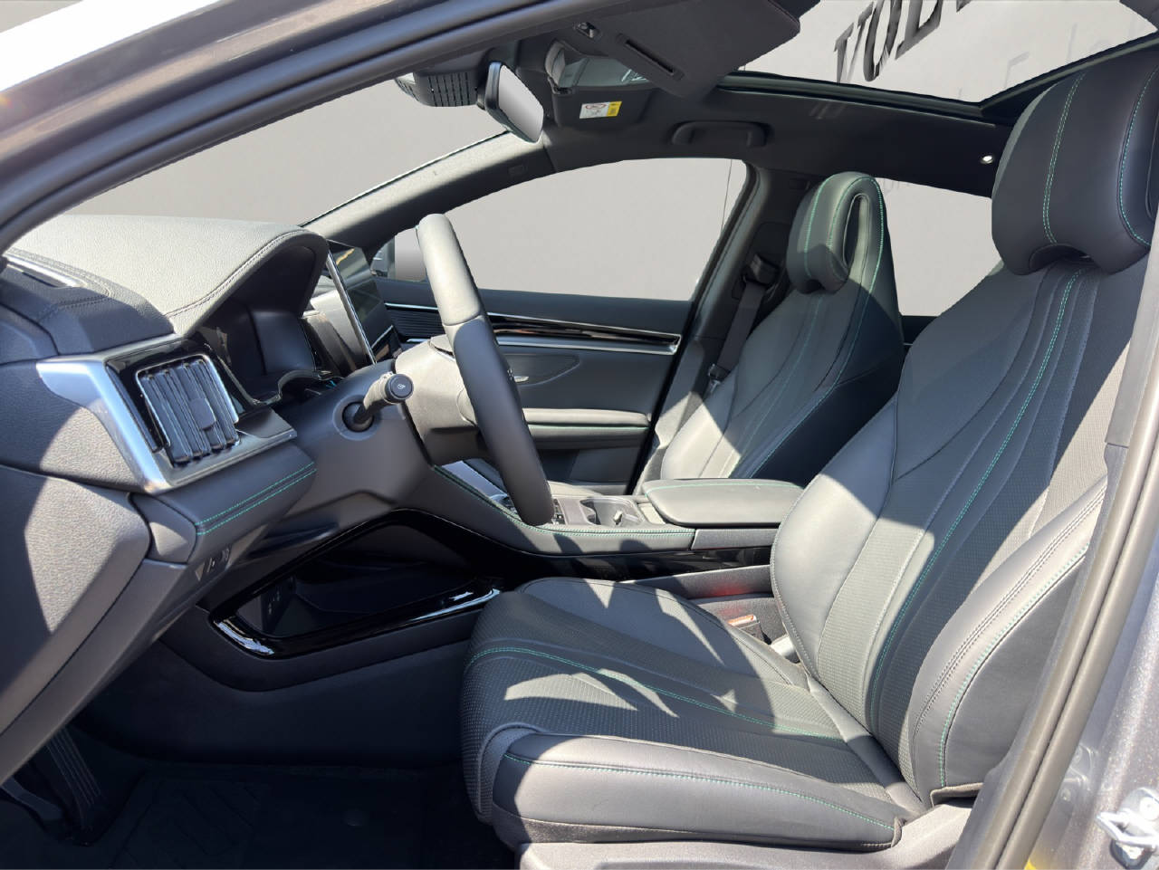 BYD Seal U DM-i Design AWD-image-3