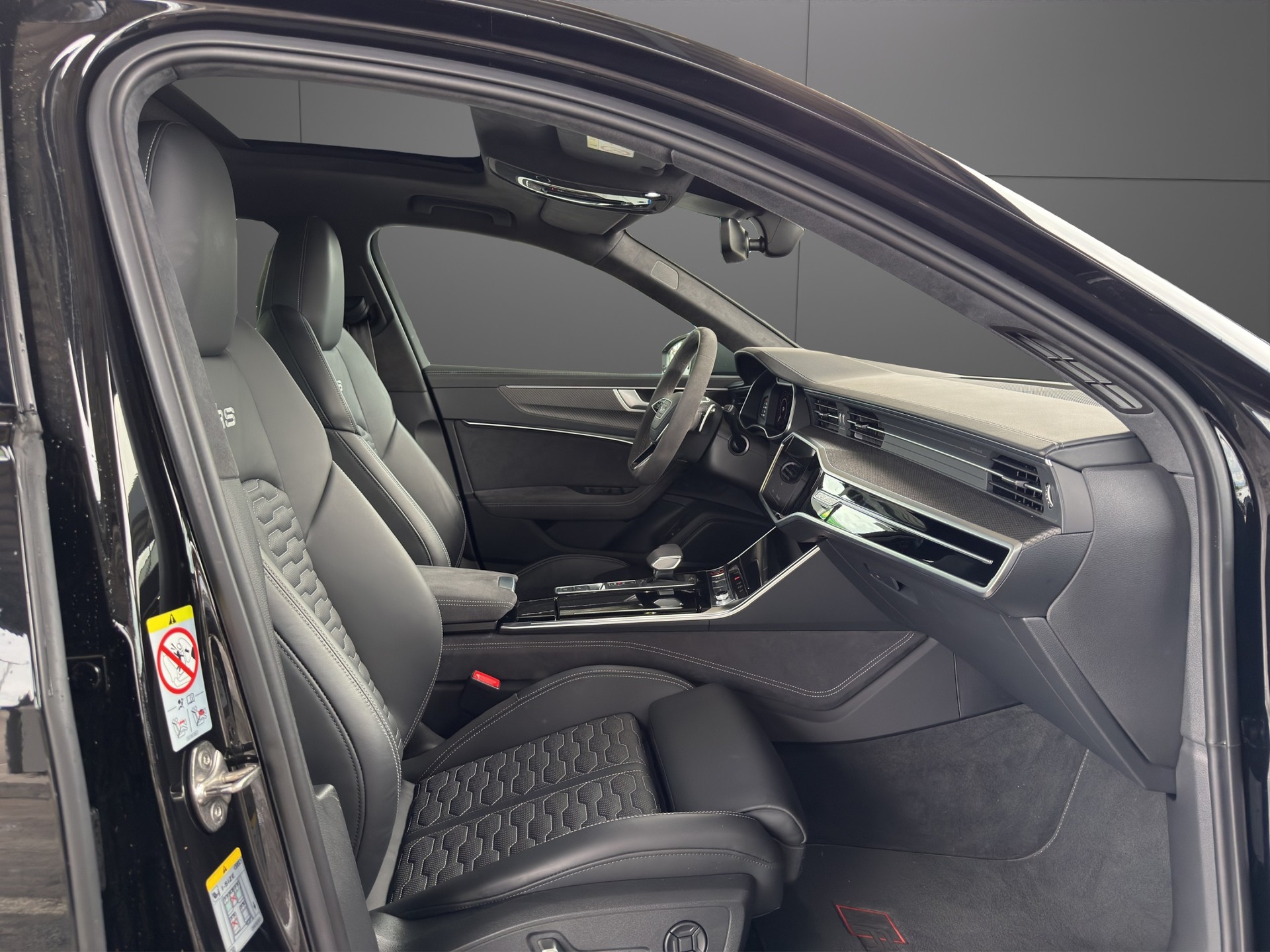 AUDI RS6 Avant 4.0 TFSI V8 Performance quattro-image-12