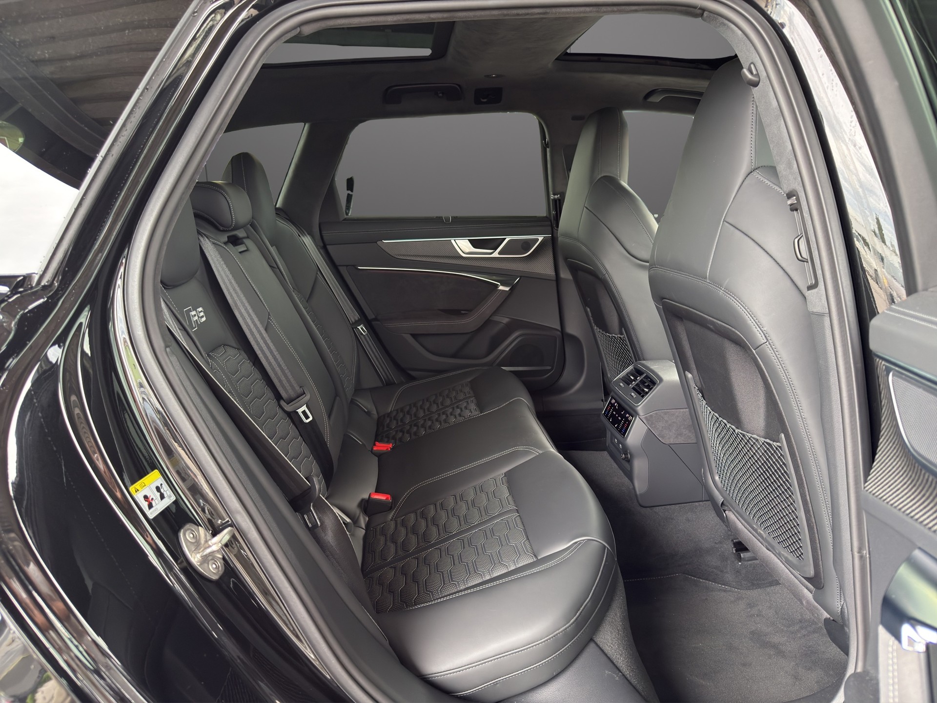 AUDI RS6 Avant 4.0 TFSI V8 Performance quattro-image-14
