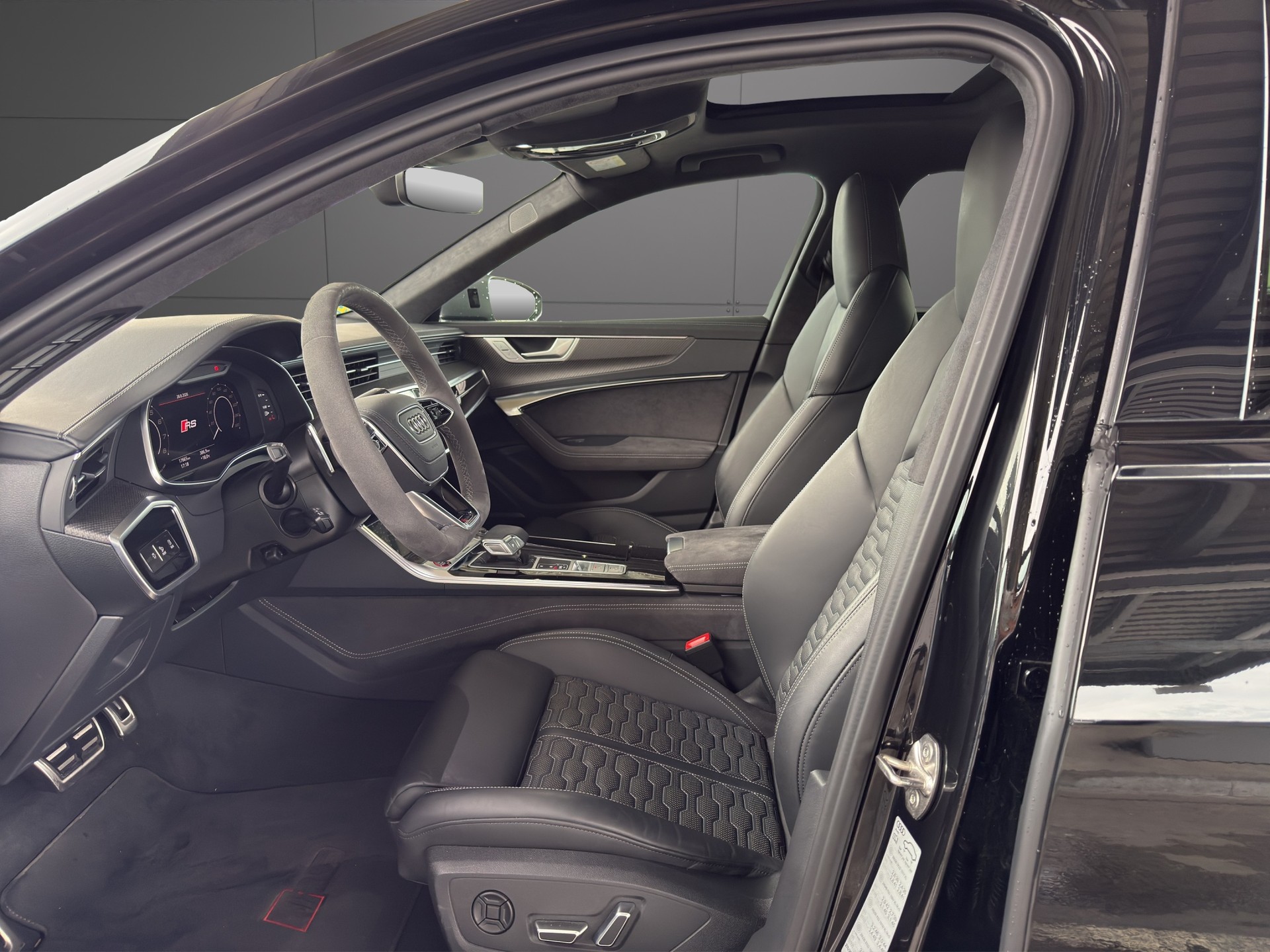 AUDI RS6 Avant 4.0 TFSI V8 Performance quattro-image-9