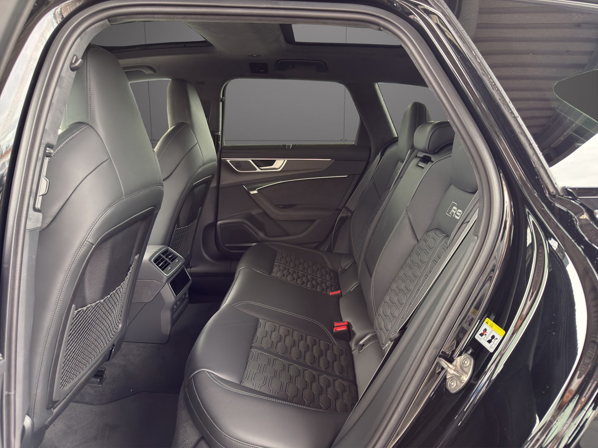 AUDI RS6 Avant 4.0 TFSI V8 Performance quattro-image-11