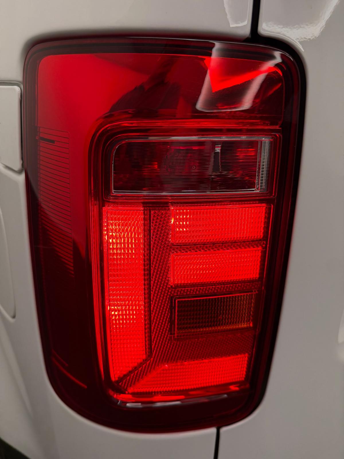 VW Caddy 2.0 TDI Trendline 4m-image-8