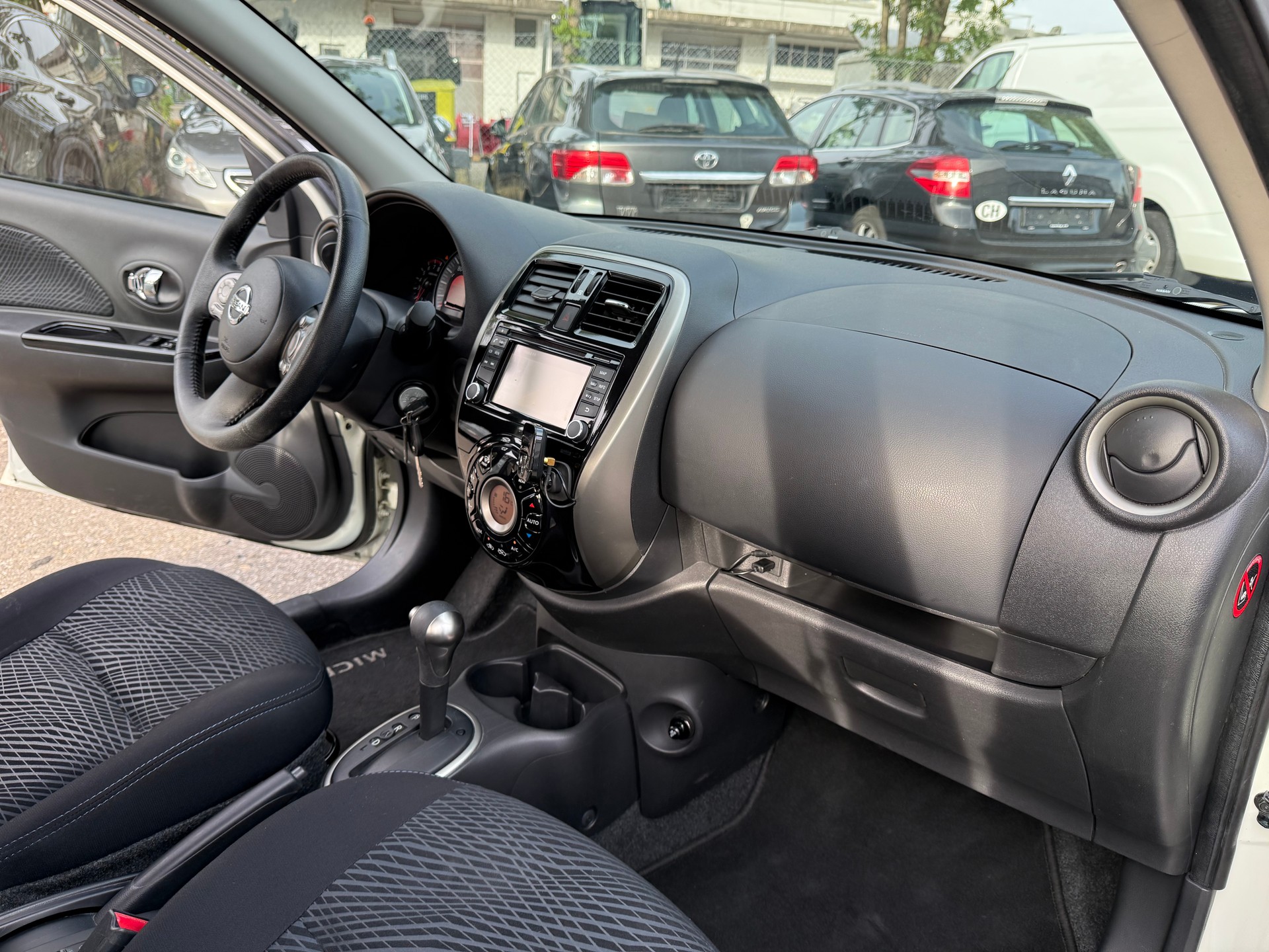 NISSAN Micra 1.2 DIG-S n-tec CVT-image-6