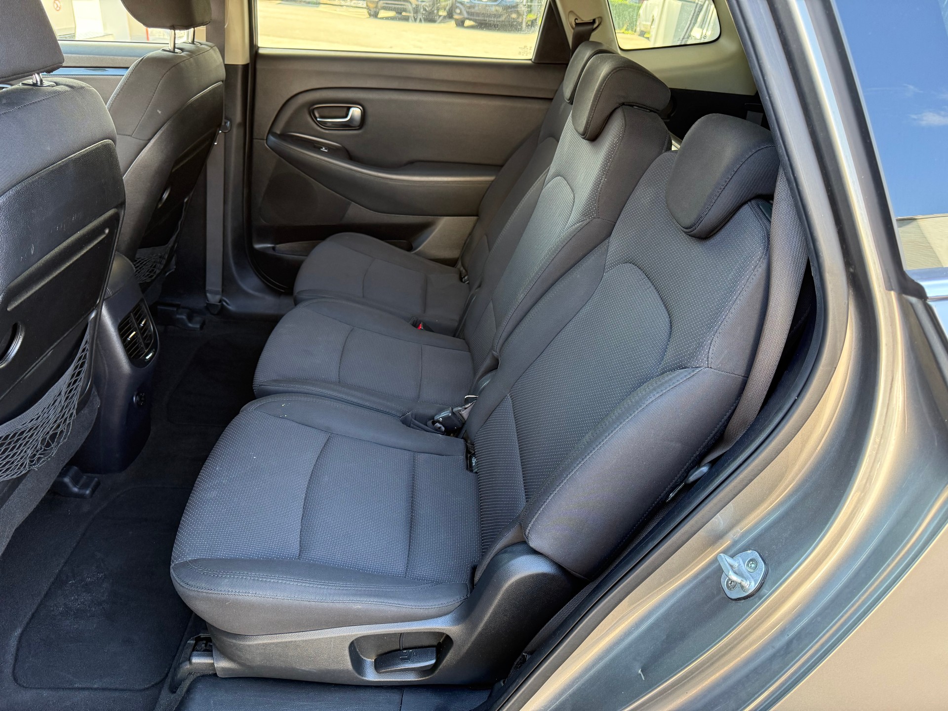 KIA Carens 1.7 CRDi Trend DCT-image-11