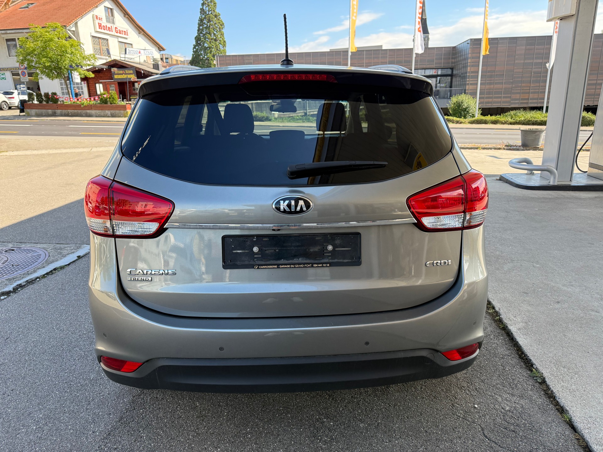 KIA Carens 1.7 CRDi Trend DCT-image-3