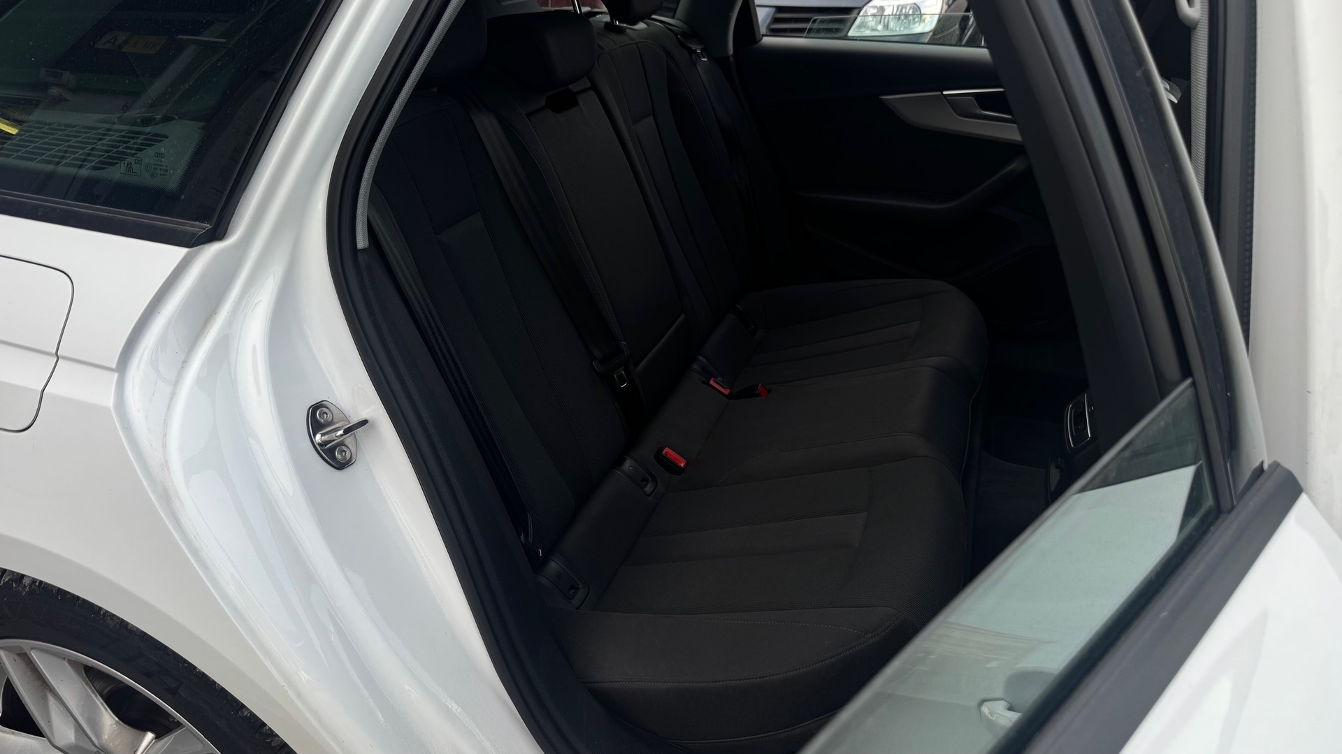 AUDI A4 Avant 50 TDI quattro tiptronic-image-12