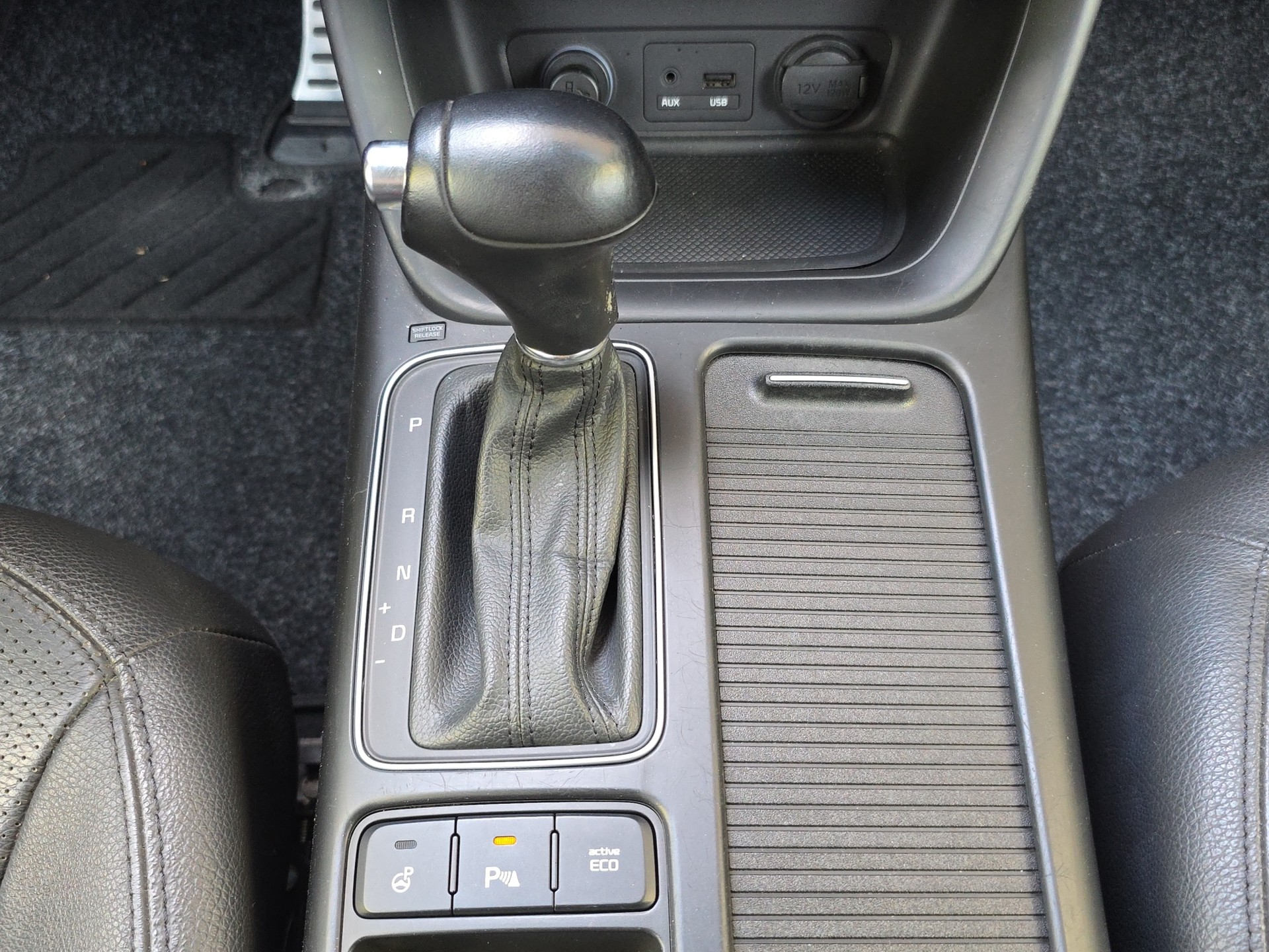 KIA Sorento 2.2 CRDI Style Automatic-image-12