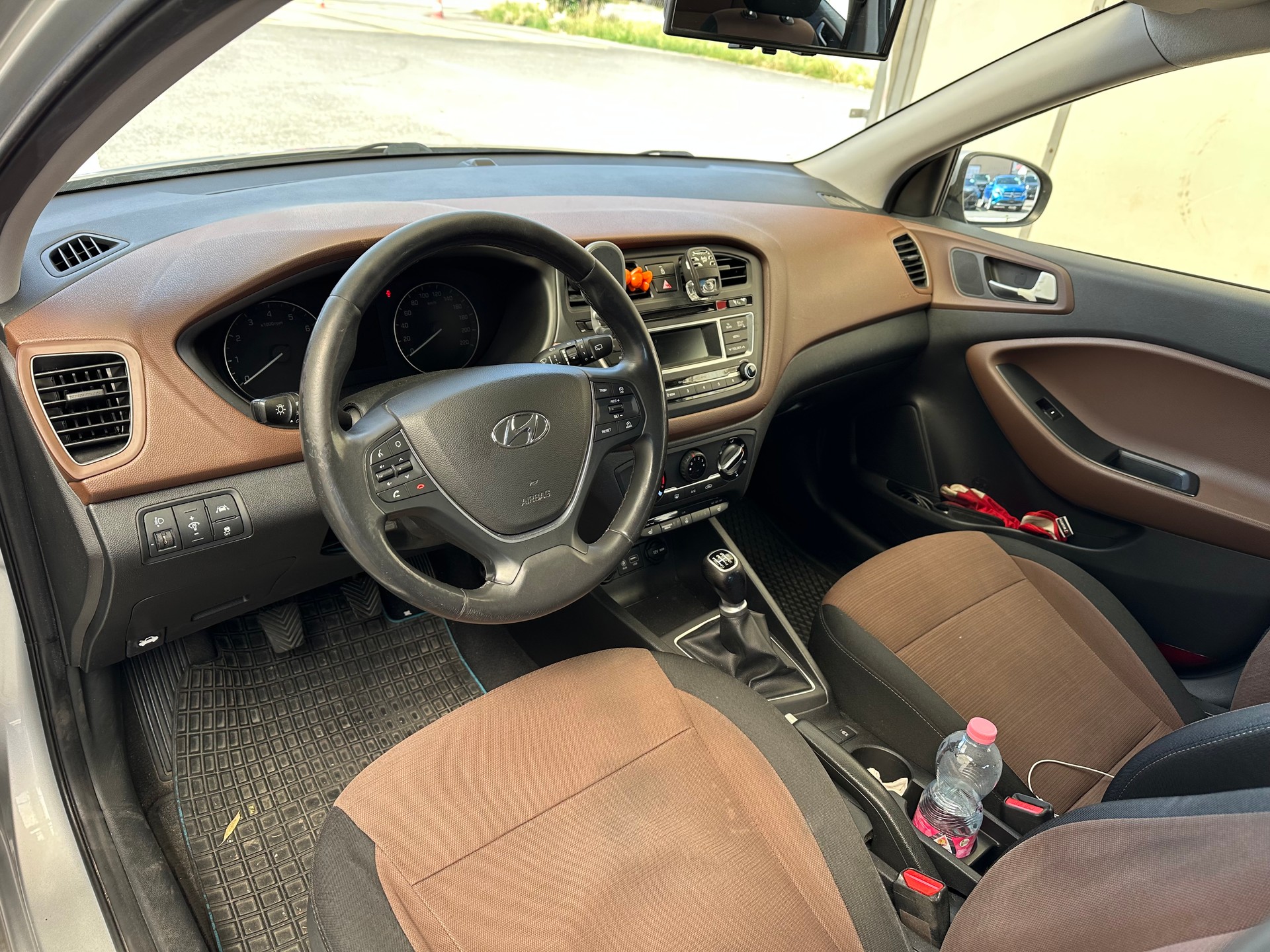 HYUNDAI i20 1.2 Amplia-image-4