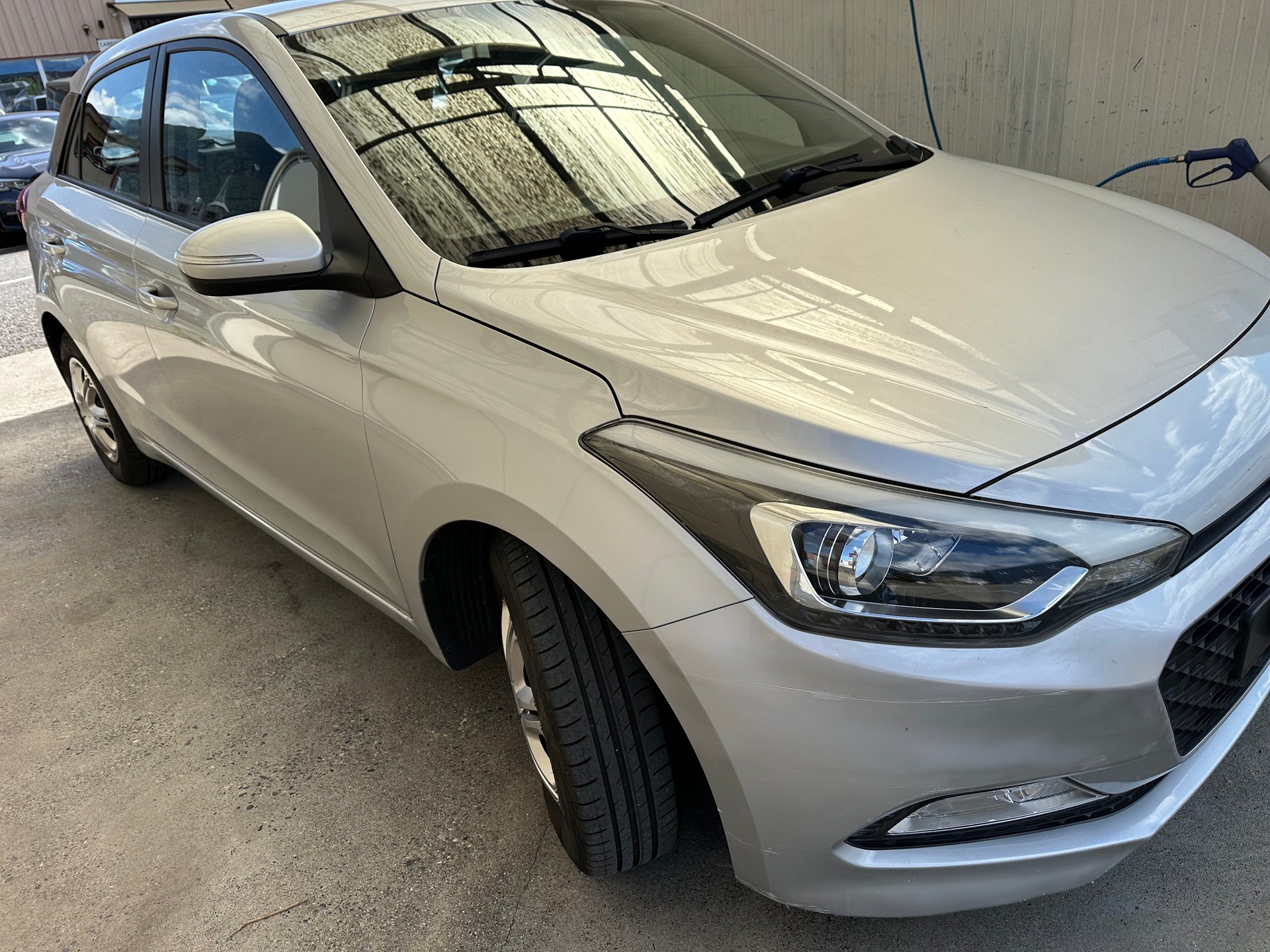 HYUNDAI i20 1.2 Amplia-image-1