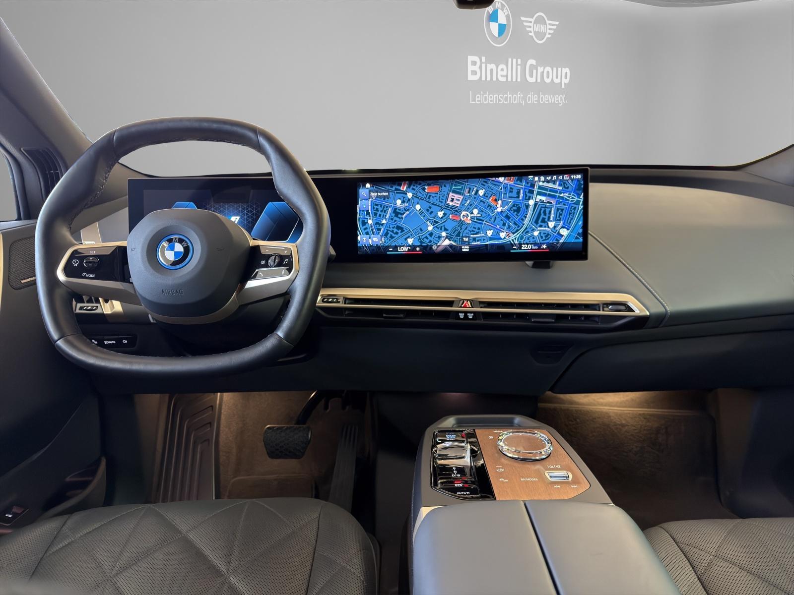 BMW iX xDrive40 SportPaket-image-12