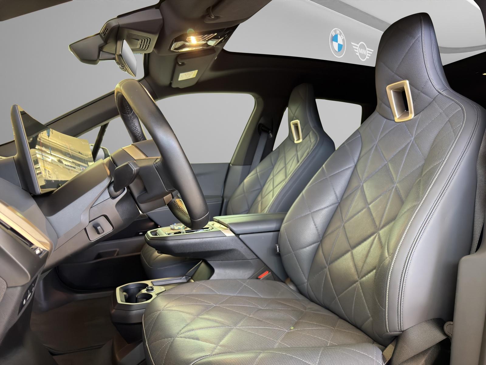 BMW iX xDrive40 SportPaket-image-11