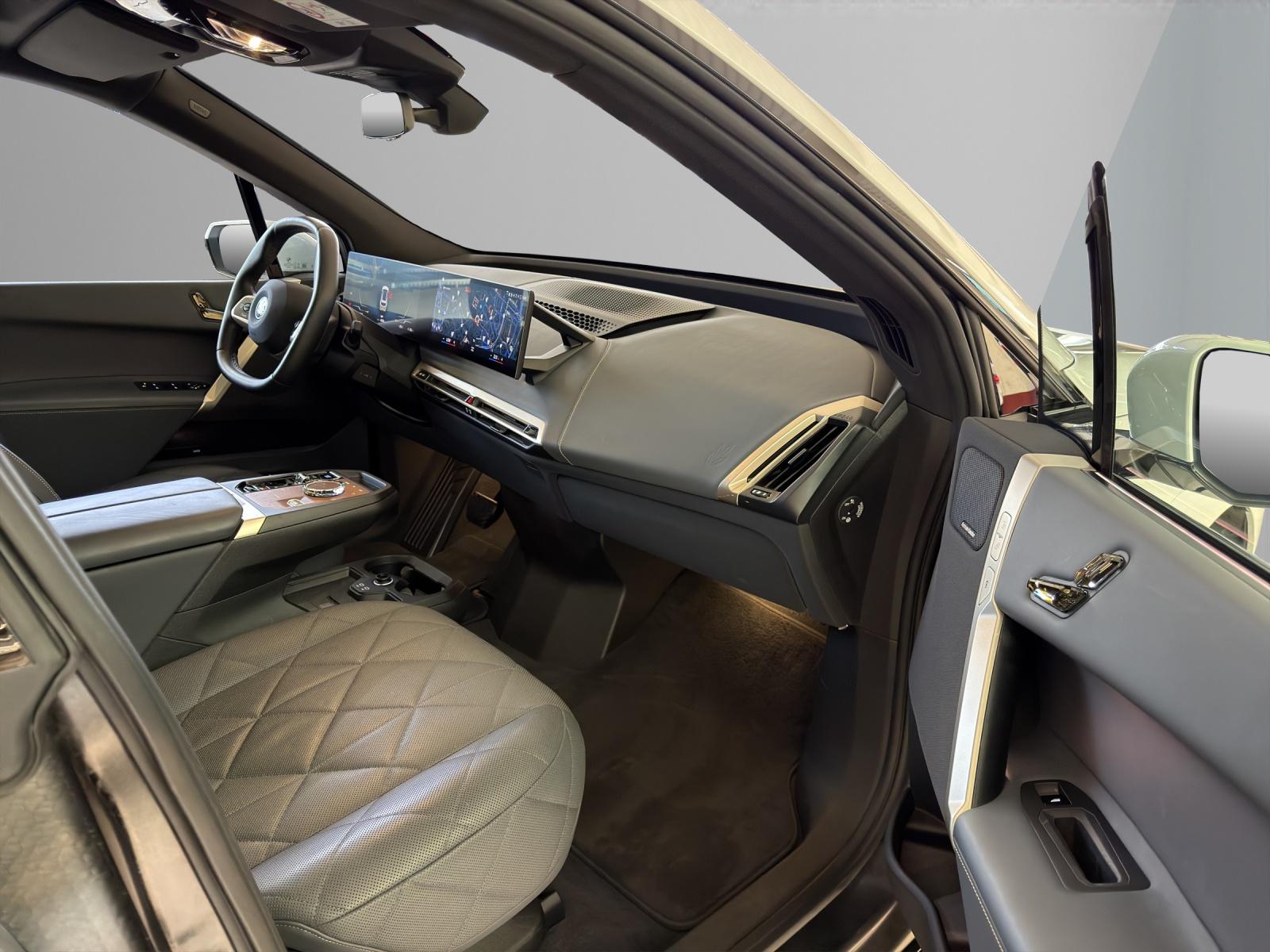 BMW iX xDrive40 SportPaket-image-19