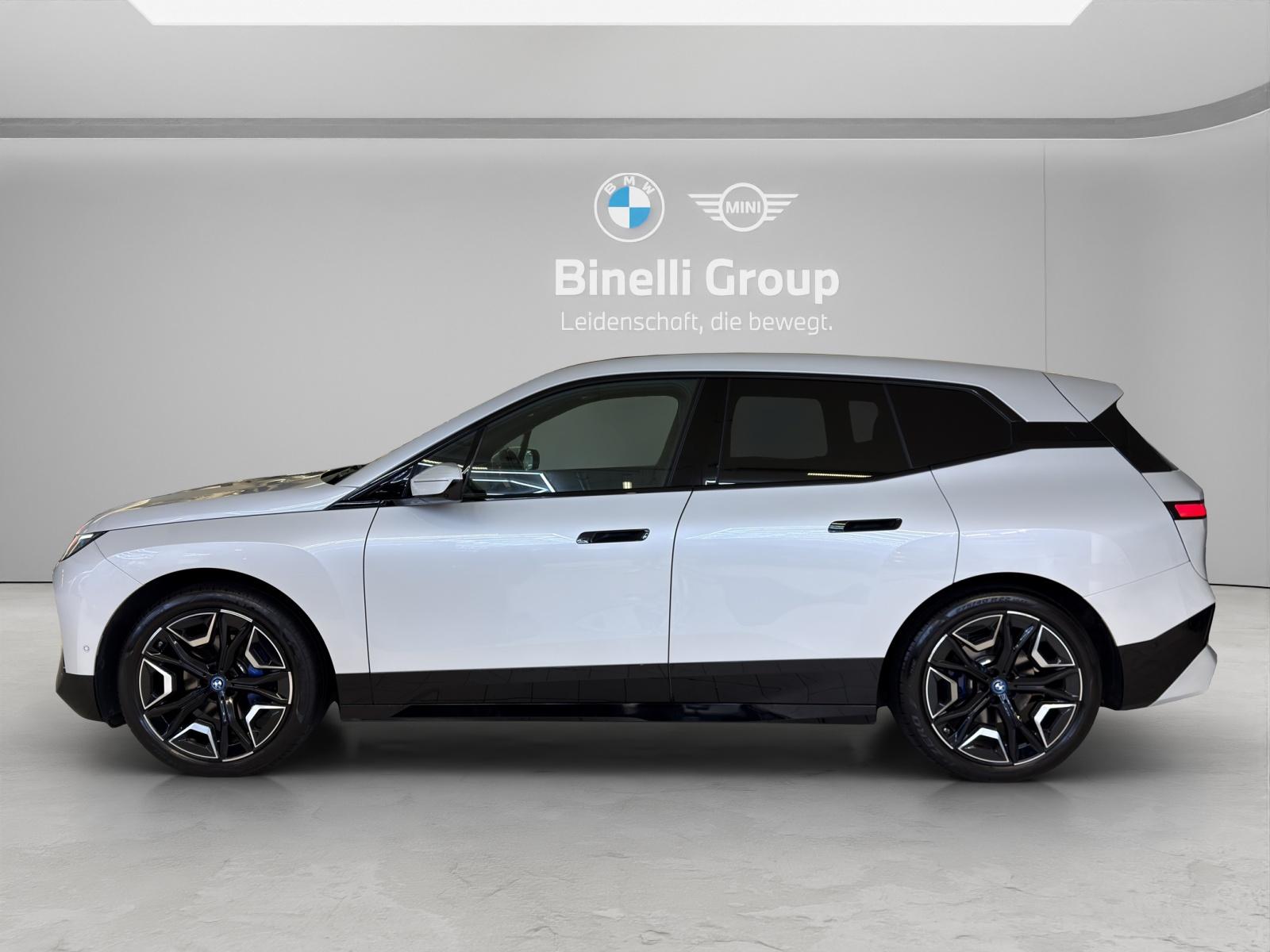 BMW iX xDrive40 SportPaket-image-2